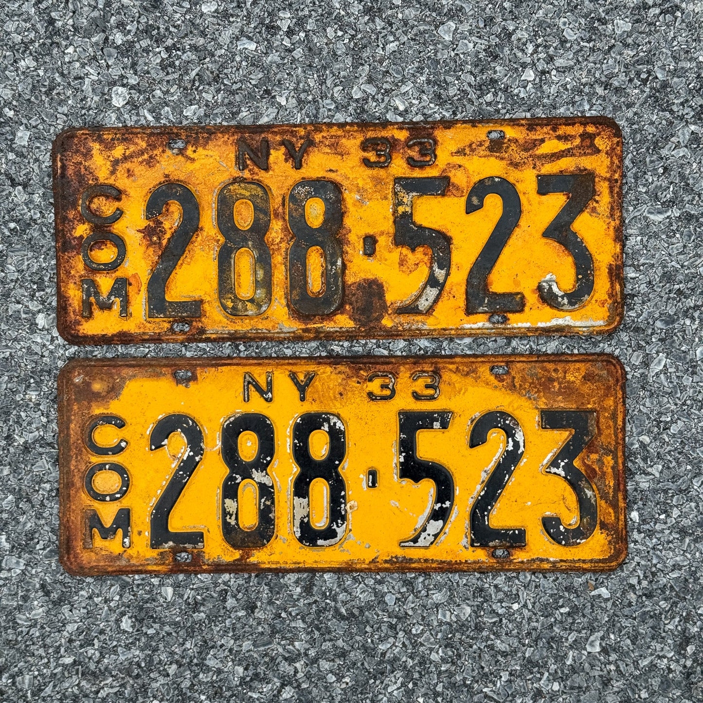Photo of a 1933 New York Truck License Plate Pair Auto Tag Garage Decor Vintage 288 523