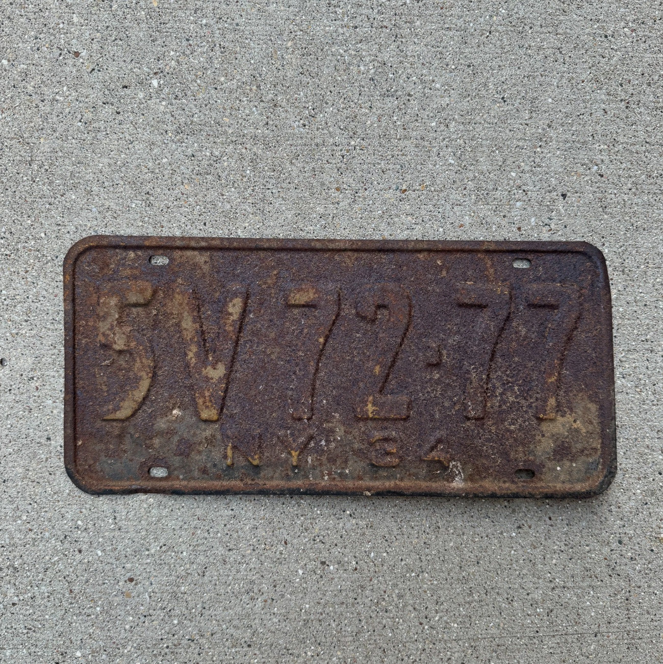 Photo of a 1934 New York License Plate Auto Tag 1 Garage Decor 5V 7277