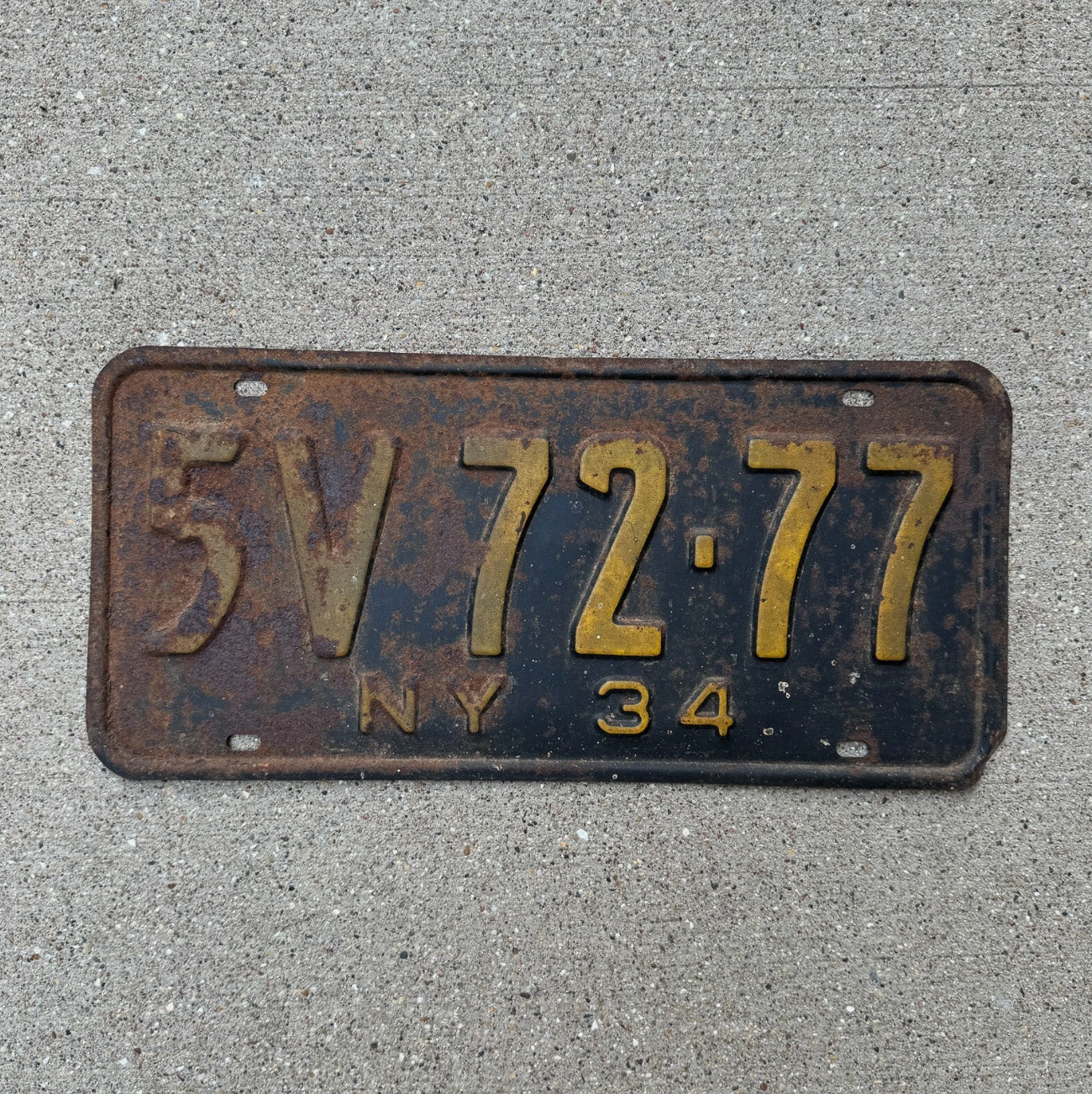 Photo of a 1934 New York License Plate Auto Tag 2 Garage Decor 5V 7277