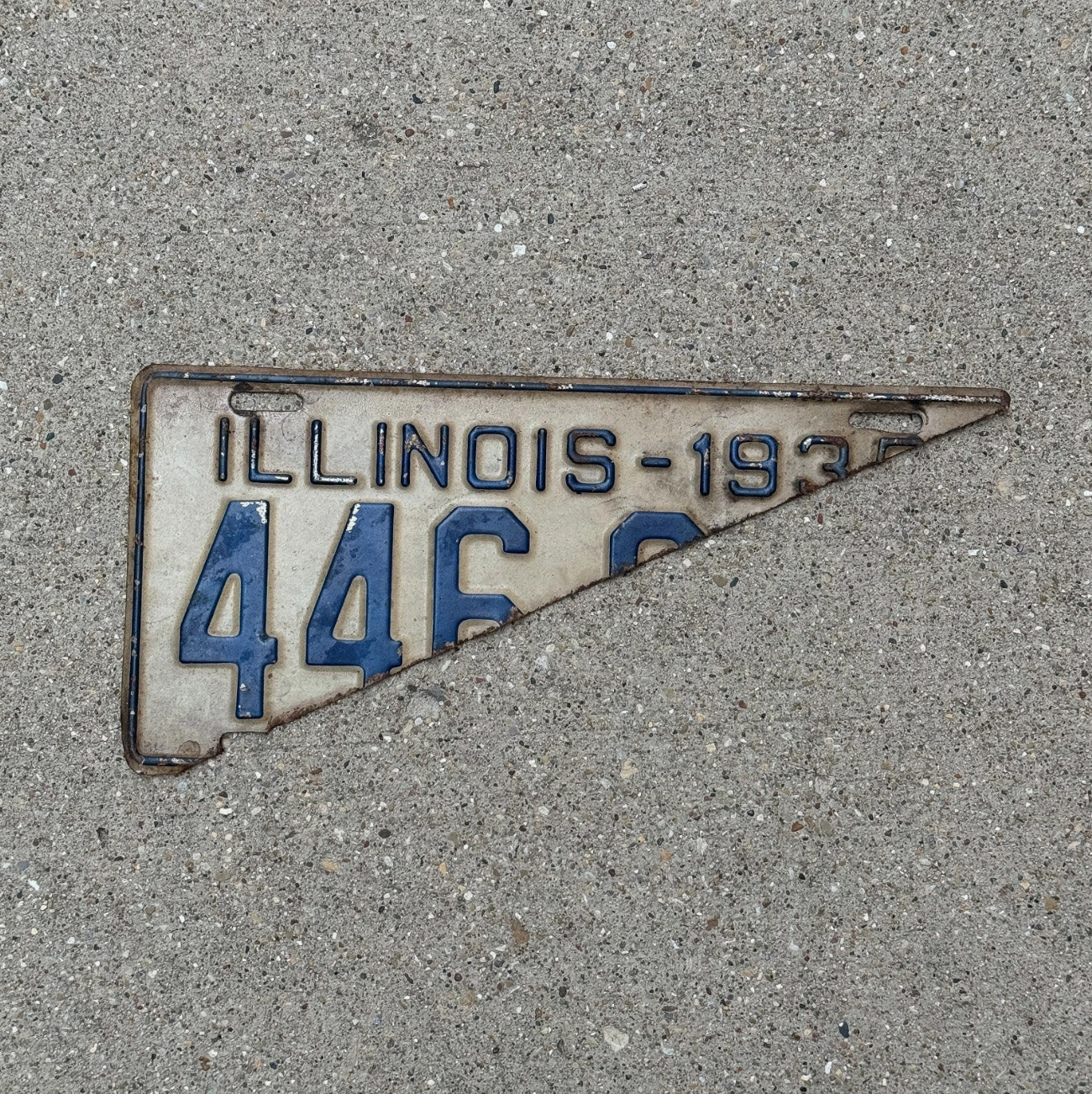 Photo of a 1935 Illinois License Plate Auto Tag Garage Decor Vintage CUT CRAFT GRADE 446