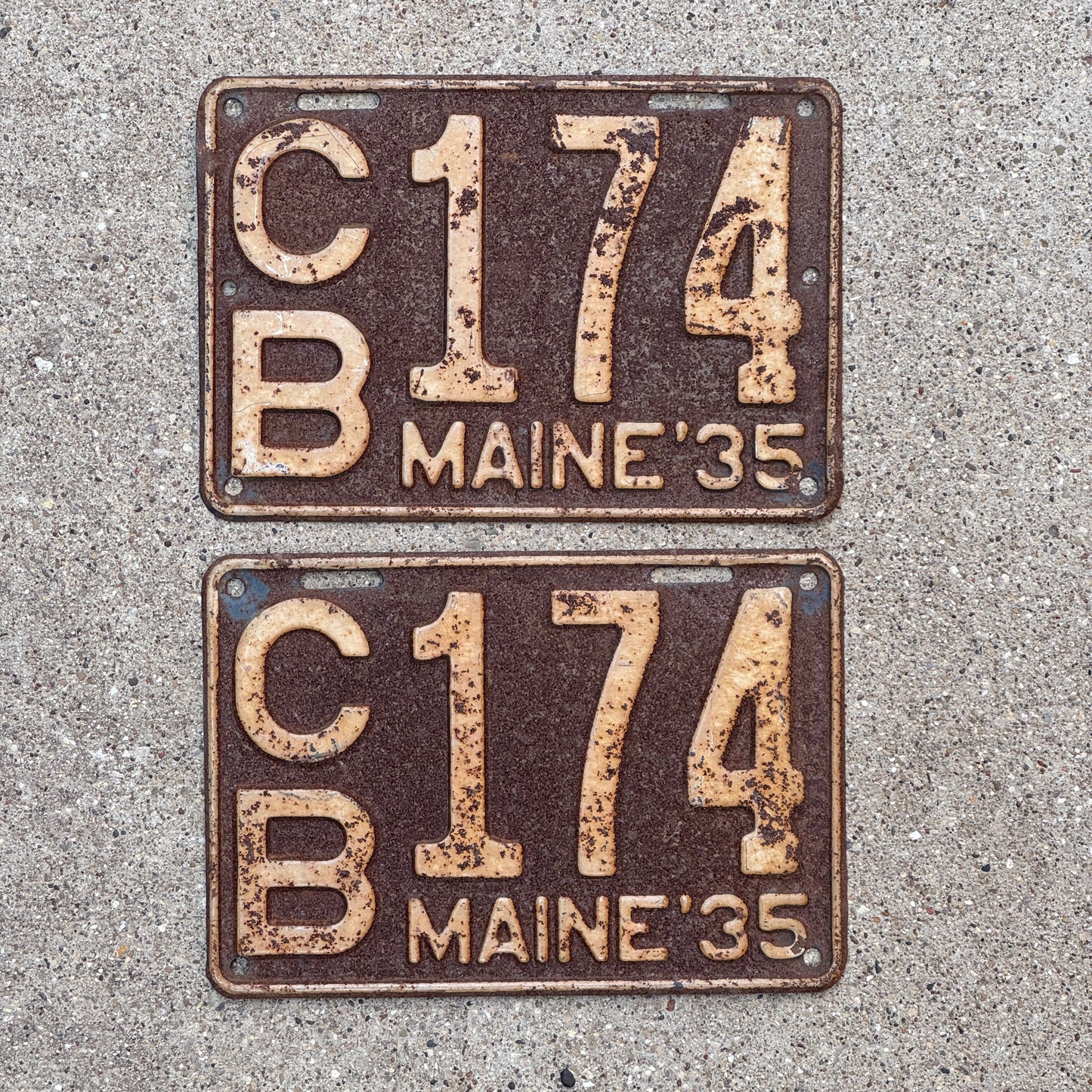 Photo of a 1935 Maine License Plate Pair Auto Tag Garage Decor Vintage CB 174