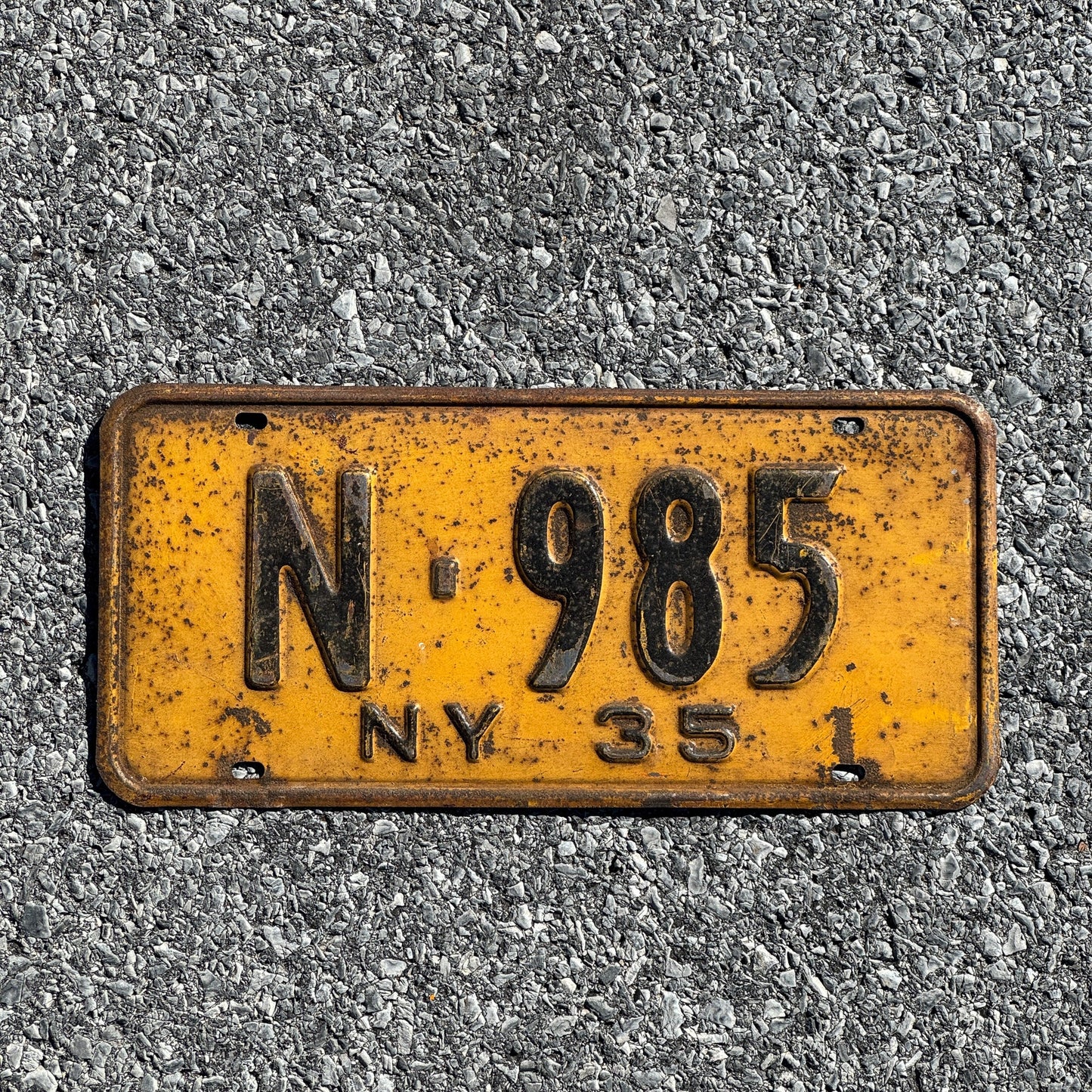 Photo of a 1935 New York License Plate Auto Tag Garage Decor Vintage N 985