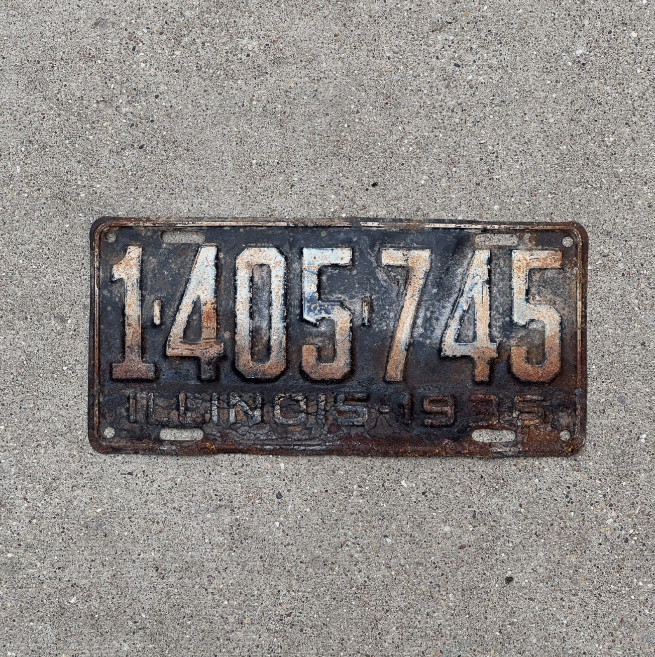 Photo of a 1936 Illinois License Plate Auto Tag Garage Decor Vintage 1405 745