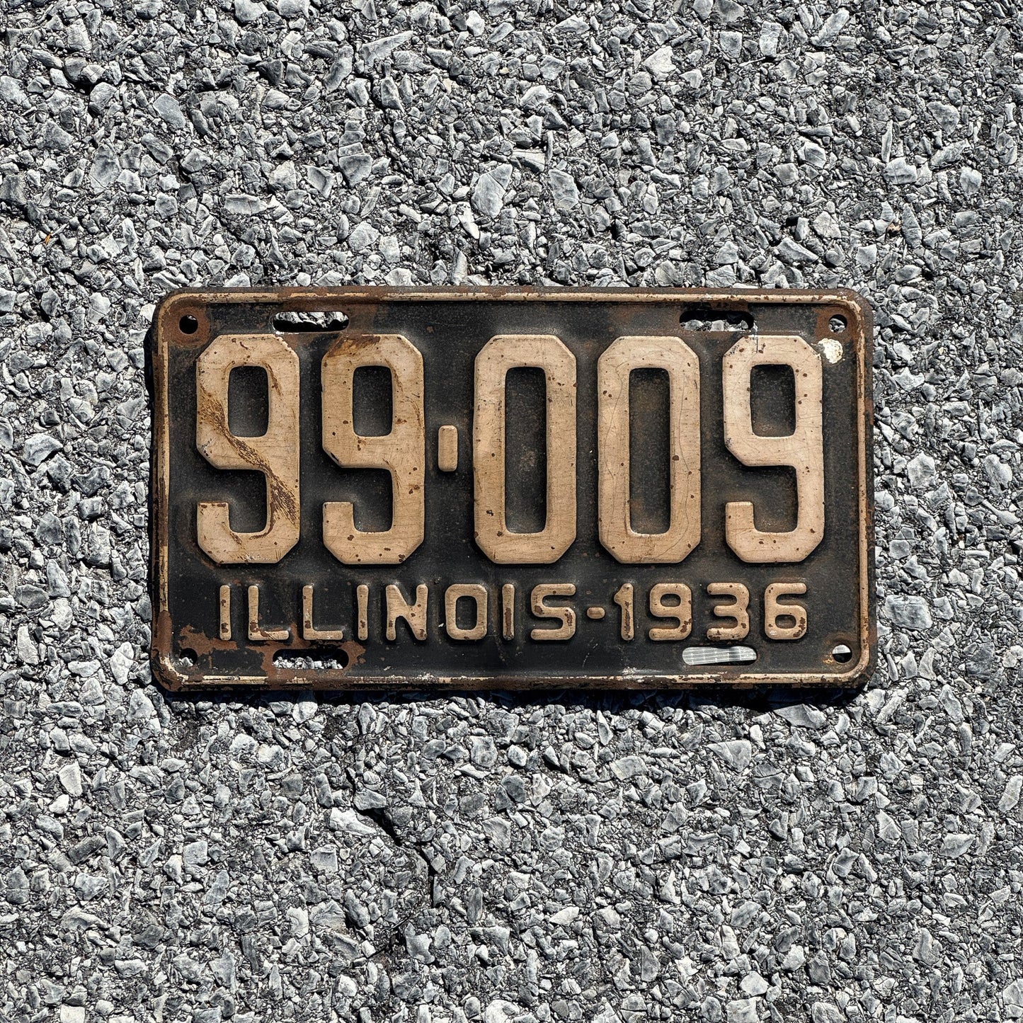Photo of a 1936 Illinois License Plate Auto Tag Garage Decor Vintage Full House 99 009