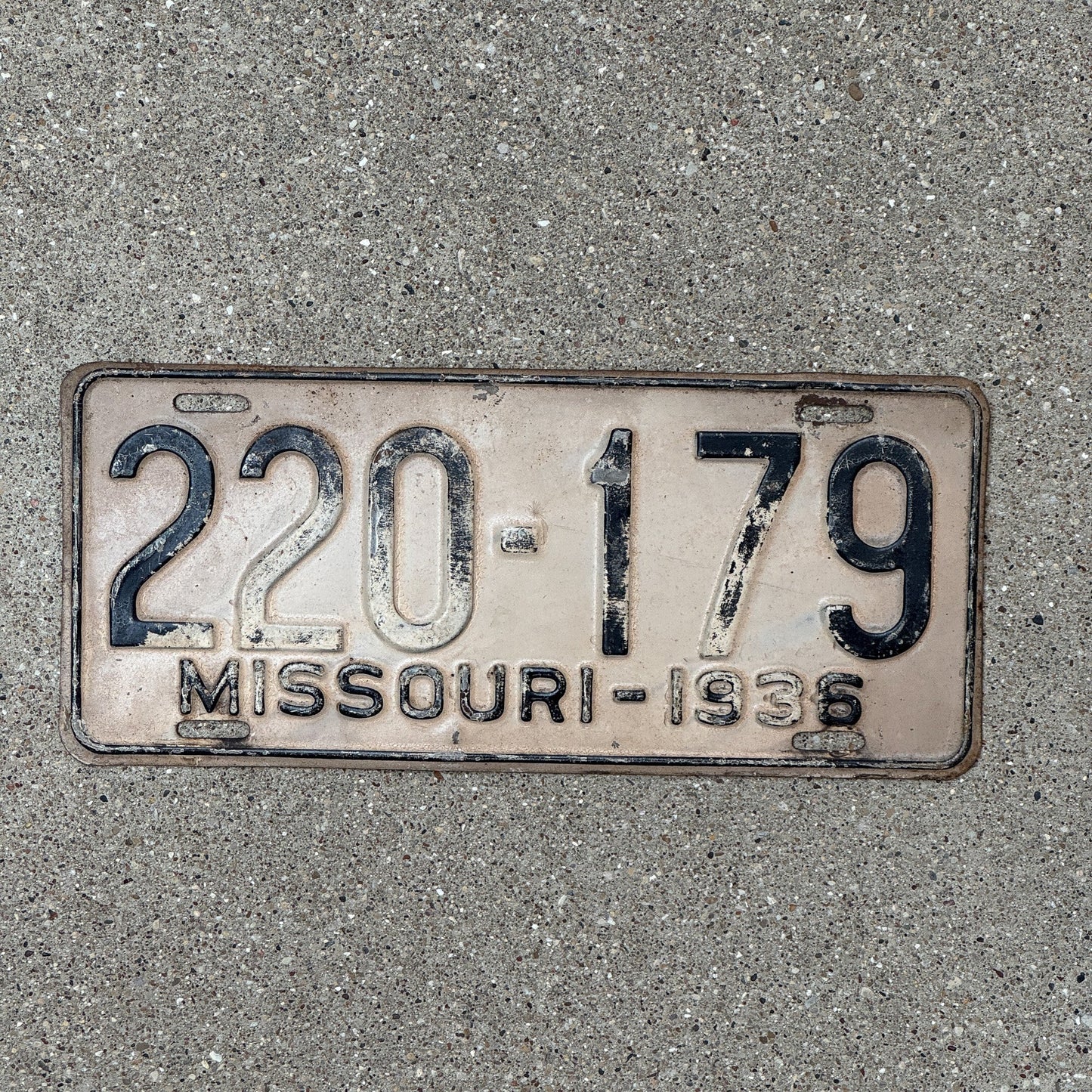Photo of a 1936 Missouri License Plate Auto Tag Garage Decor Vintage 220 179