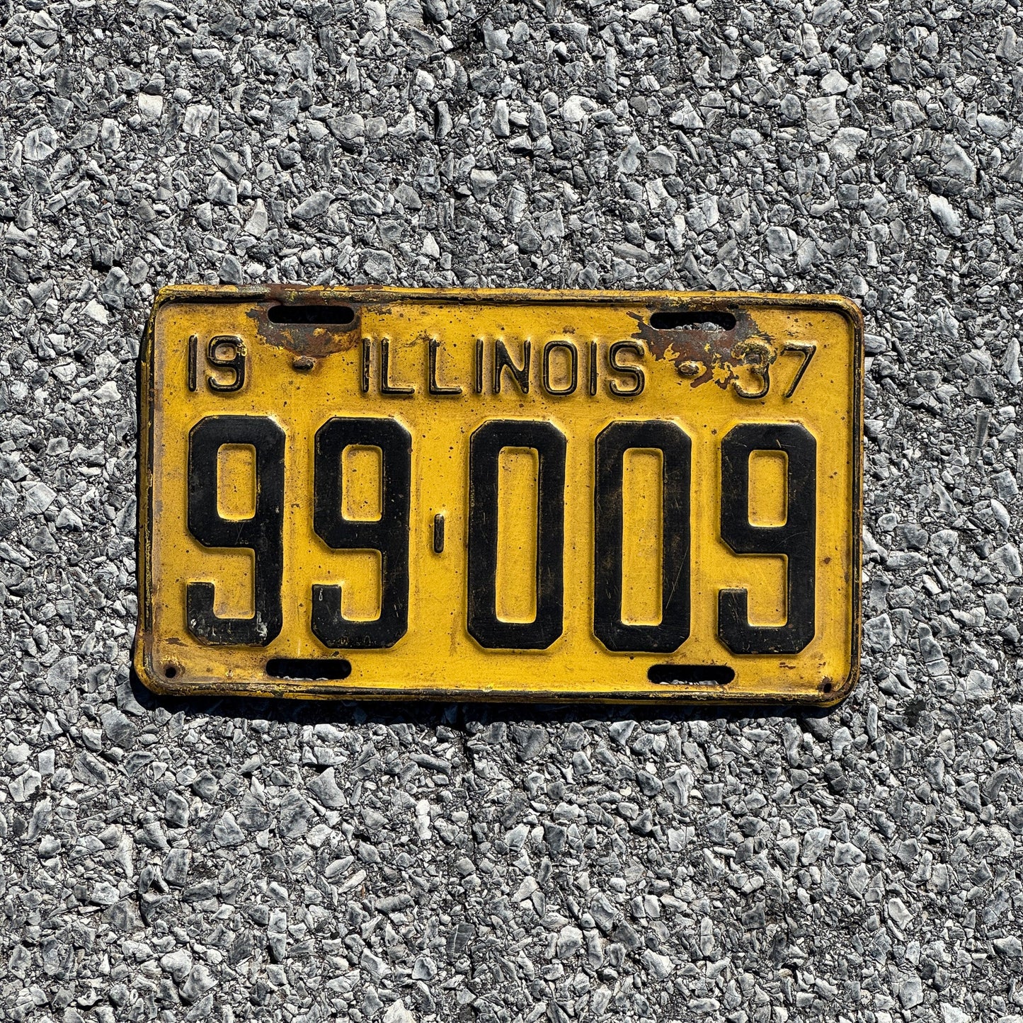 Photo of a 1937 Illinois License Plate Auto Tag Garage Decor Vintage Full House 99 009
