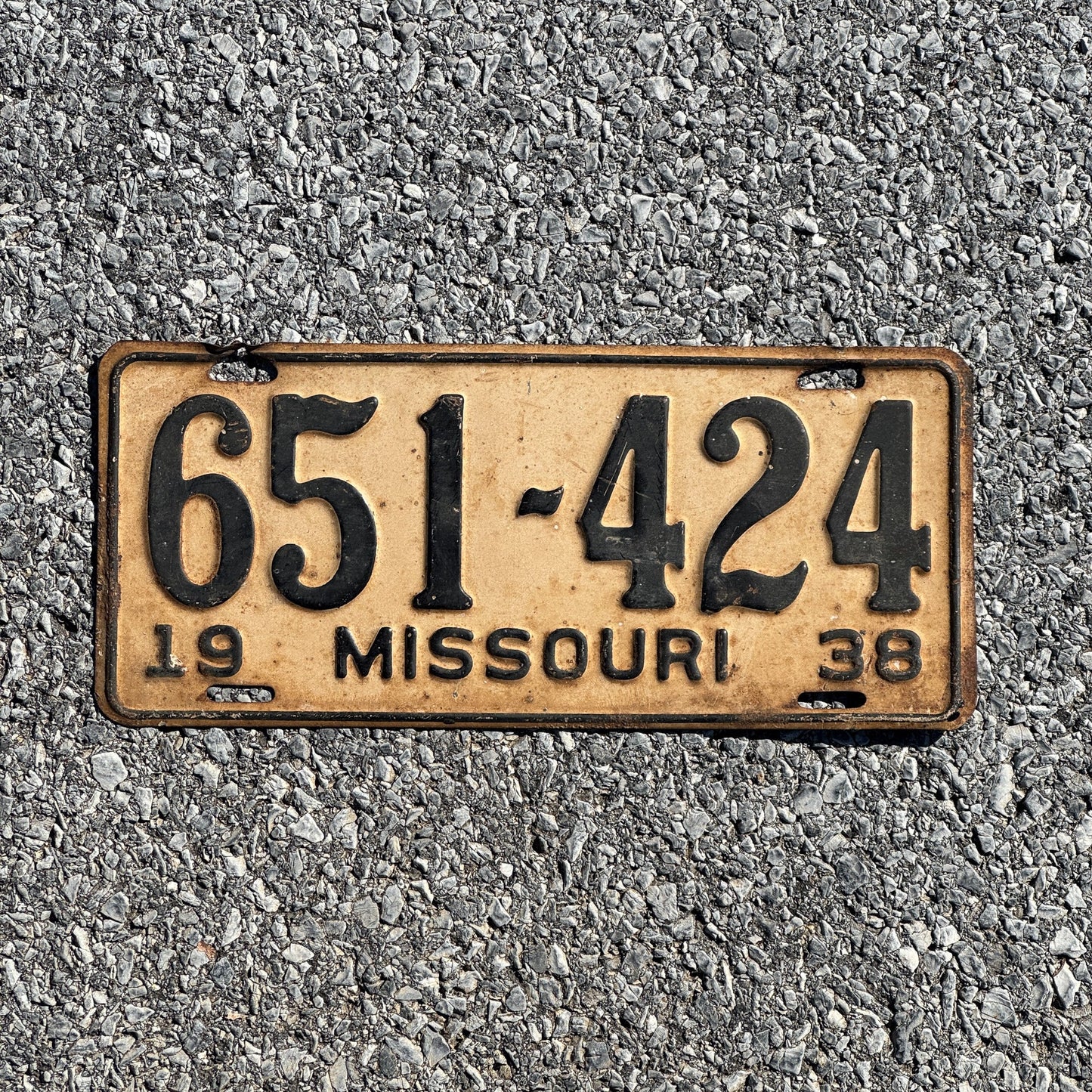 Photo of a 1938 Missouri License Plate Auto Tag Garage Decor Vintage 651 424