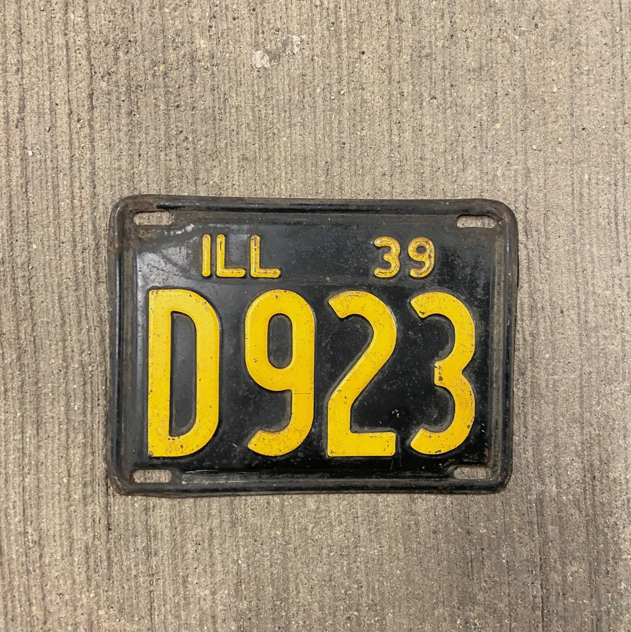 Photo of a 1939 Illinois Truck License Plate Auto Tag Garage Decor Vintage D 923 with original patina