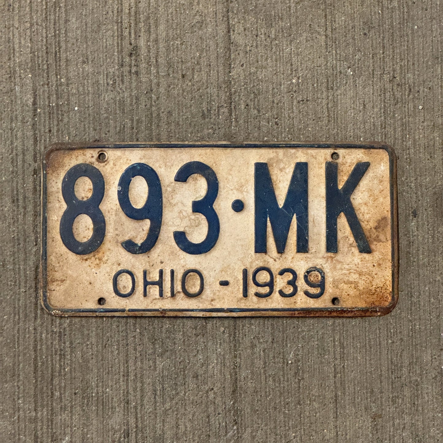 Photo of a 1939 Ohio License Plate Auto Tag Garage Decor Vintage 893 MK