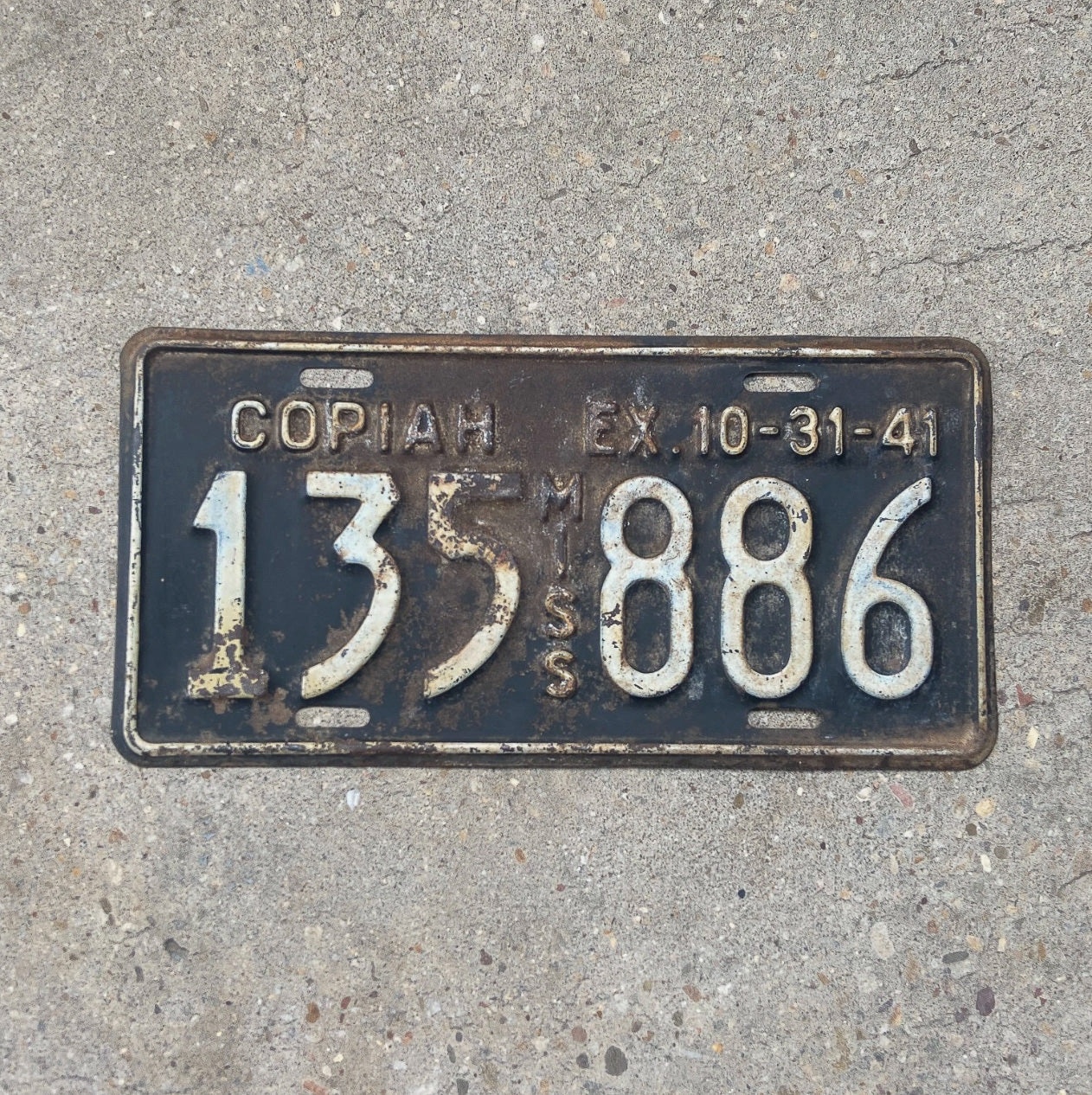 Photo of a 1941 Mississippi License Plate Auto Tag Garage Decor Vintage Copiah County 135 886 with original patina