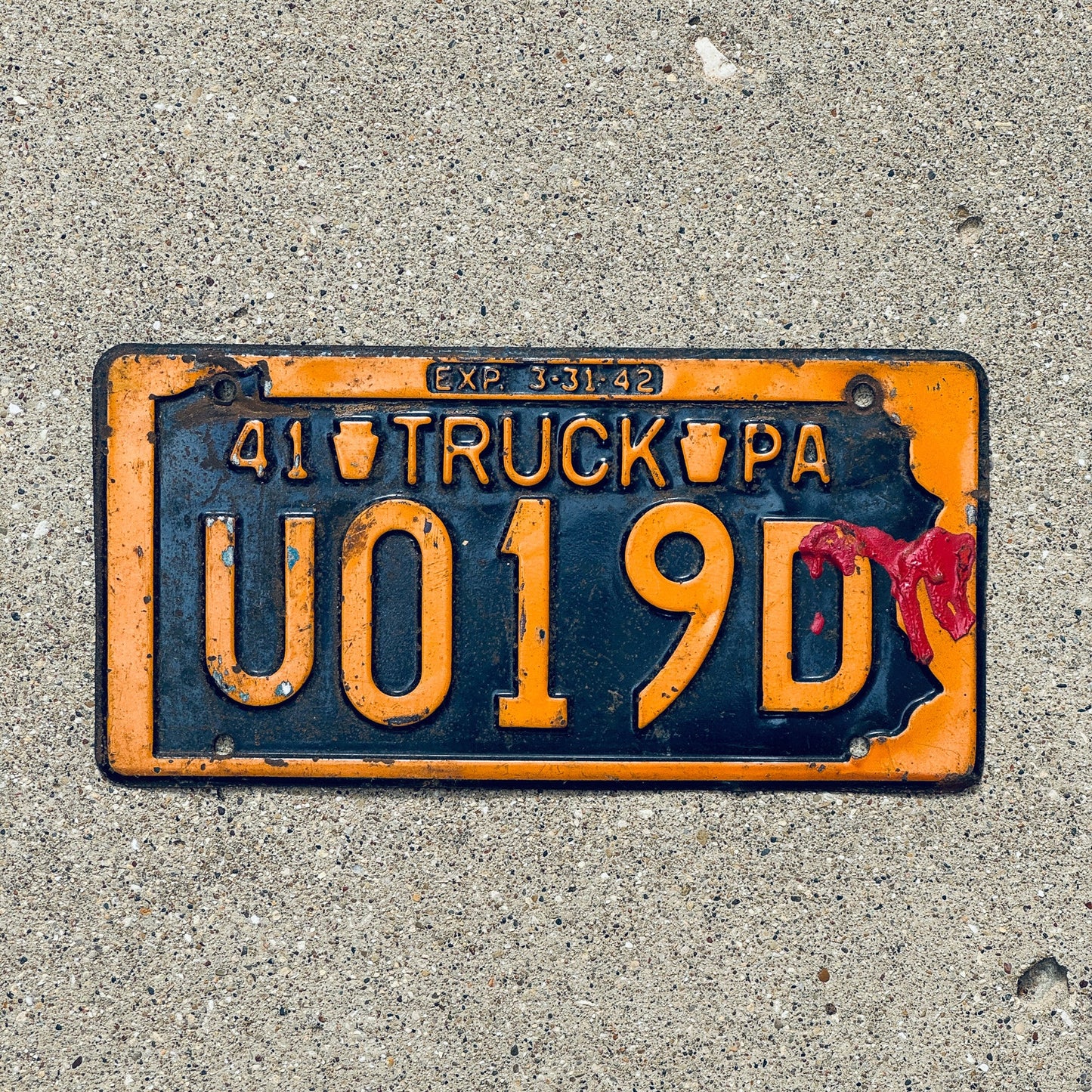 Photo of a 1941 Pennsylvania Truck License Plate Auto Tag Garage Decor Vintage U 019 D