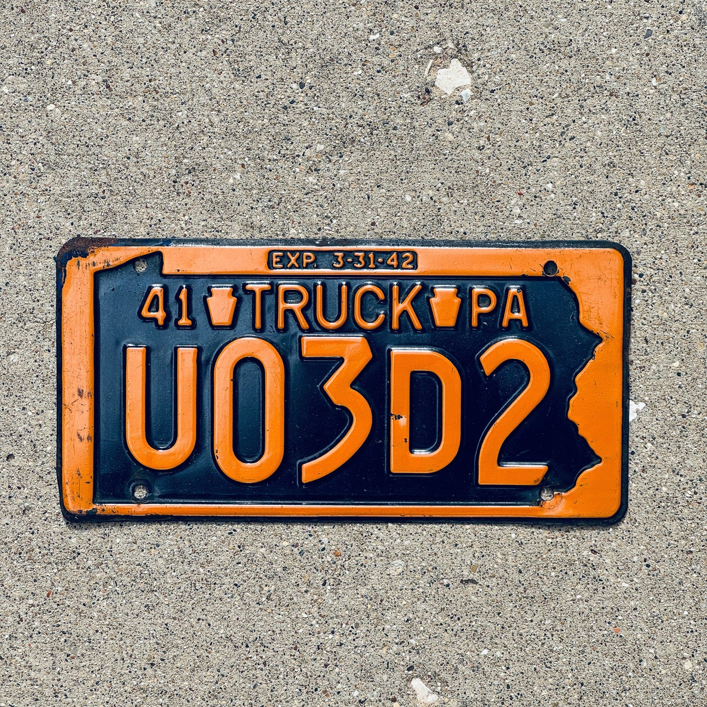 Photo of a 1941 Pennsylvania Truck License Plate Auto Tag Garage Decor Vintage U 03 D 2