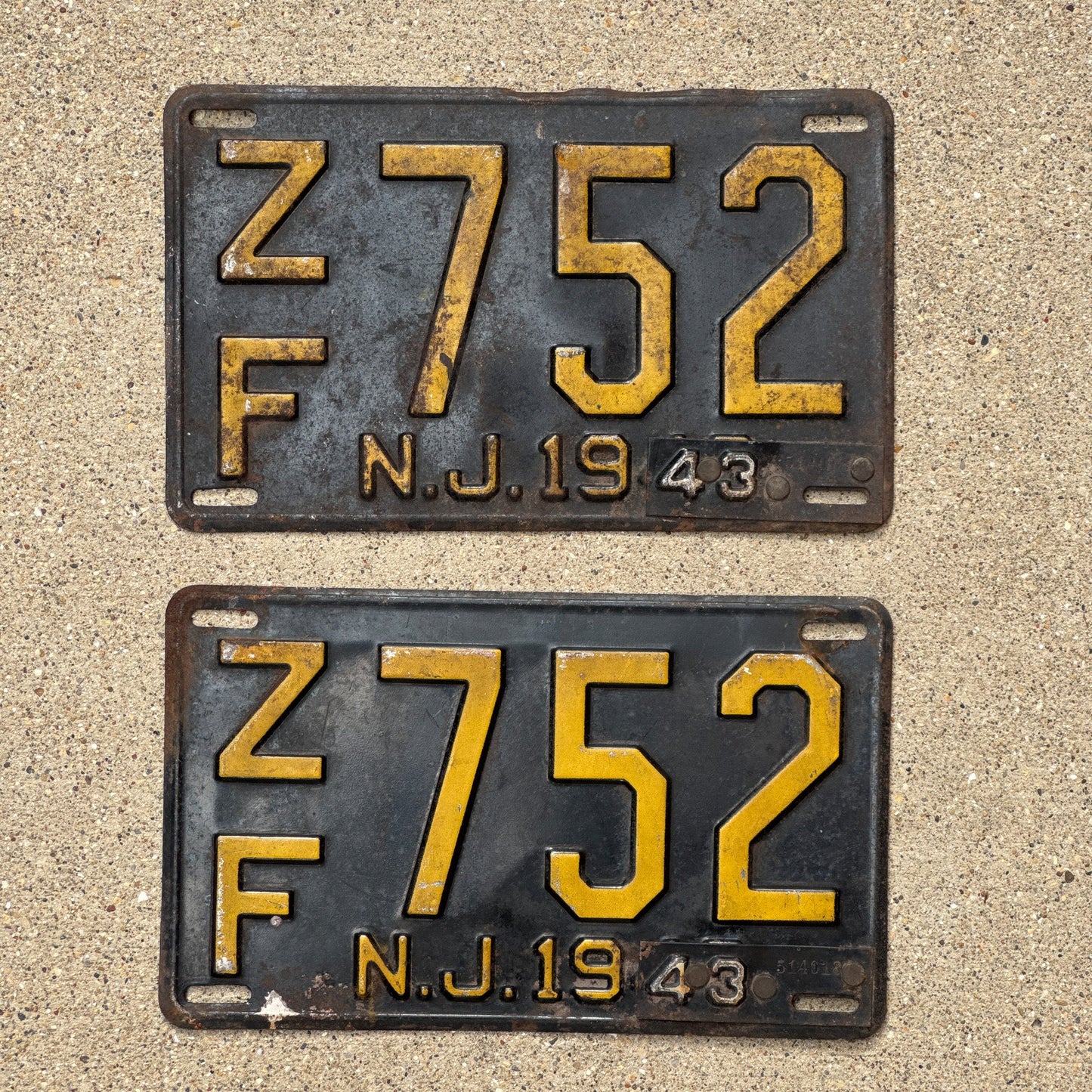 Photo of a 1942 1943 New Jersey License Plate Pair Auto Tag Garage Decor Vintage ZF 752