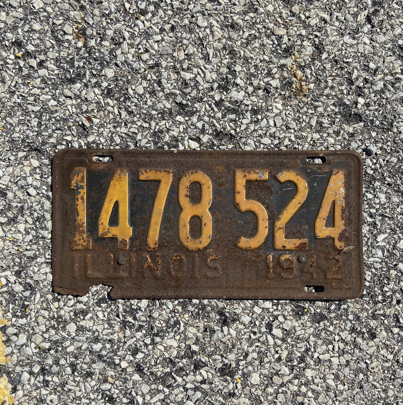 Photo of a 1942 Illinois License Plate Auto Tag Garage Decor Vintage Rusty 1478524