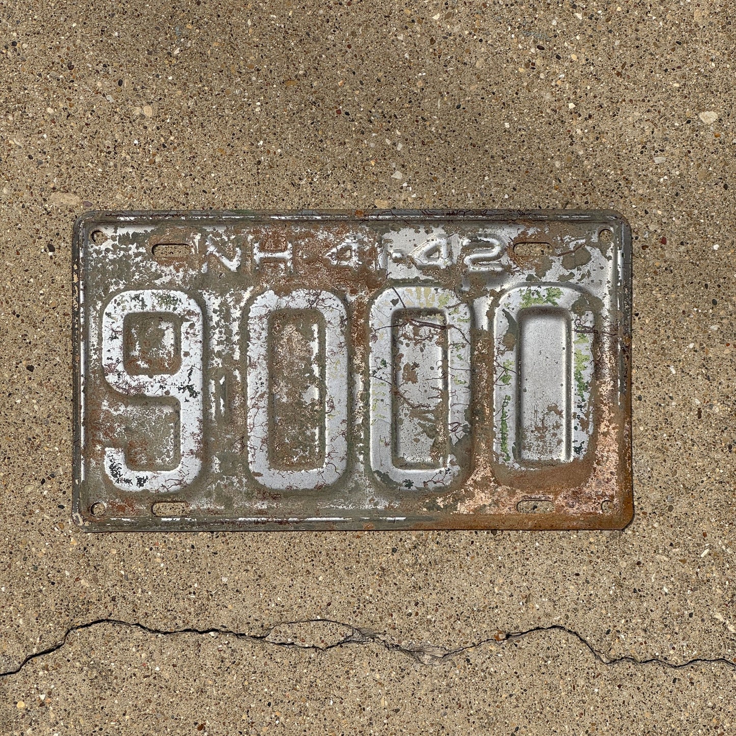 Photo of a 1942 New Hampshire License Plate Auto Tag Garage Decor Vintage 9000