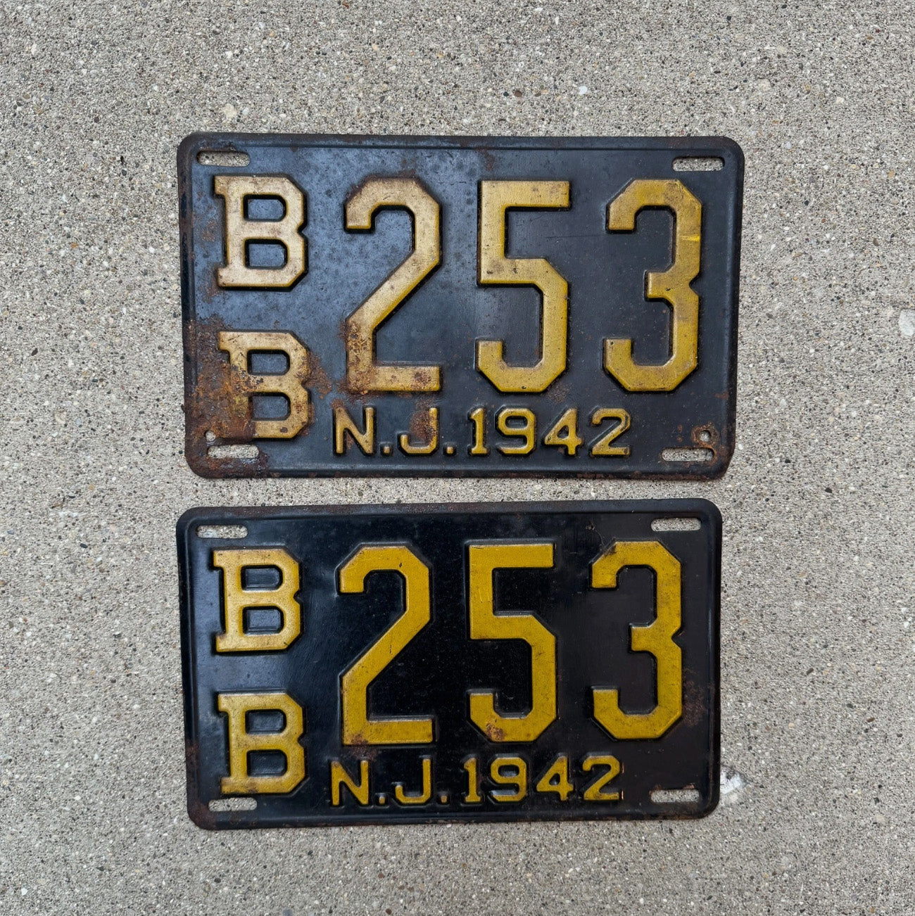 Photo of a 1942 New Jersey License Plate Pair Auto Tag Garage Decor Vintage YOM Ford Chevy Dodge BB 253