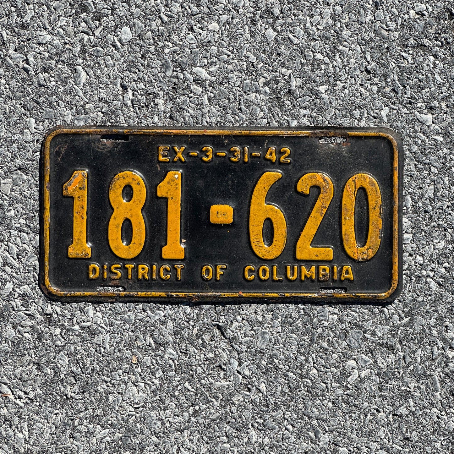 Photo of a 1942 Washington DC License Plate Auto Tag Garage Decor Vintage 181 620