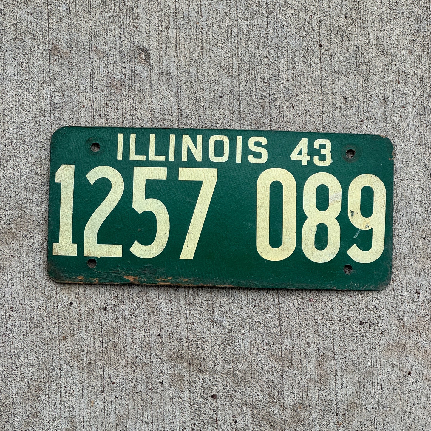 Photo of a 1943 Illinois Fiberboard License Plate Auto Tag Garage Decor Vintage 1 257 089 with original patina
