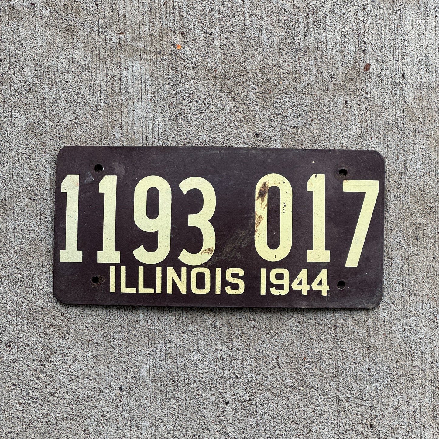 Photo of a 1944 Illinois Fiberboard License Plate Auto Tag Garage Decor Vintage 1 193 017 with original patina