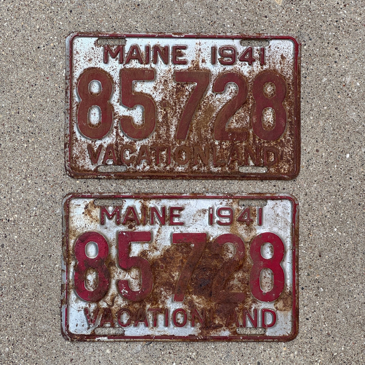 Photo of a 1944 Maine License Plate Auto Tag Garage Decor Vintage 92348