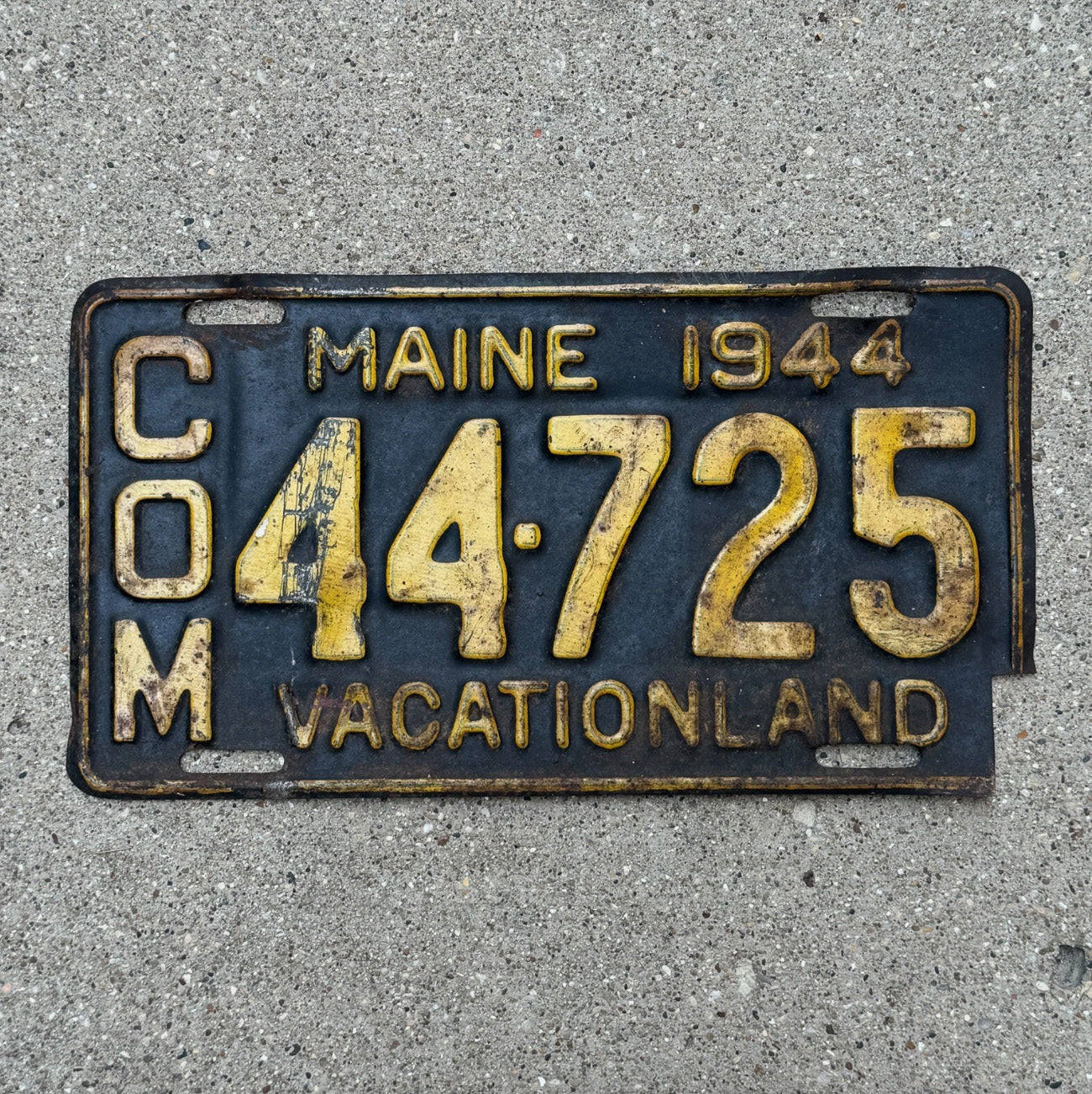 Photo of a 1944 Maine Truck License Plate Auto Tag Garage Decor Vintage 44 725