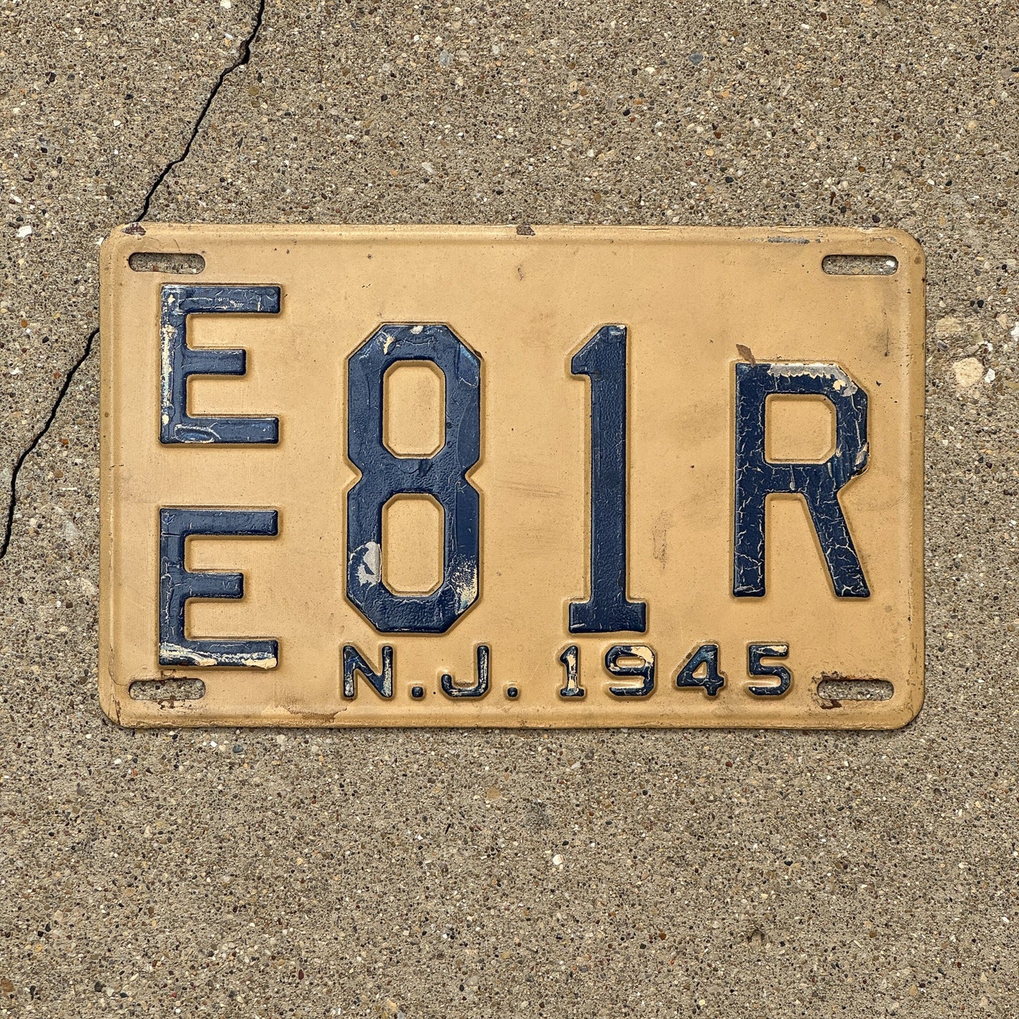 Photo of a 1945 New Jersey License Plate Auto Tag Garage Decor Vintage EE 81 R
