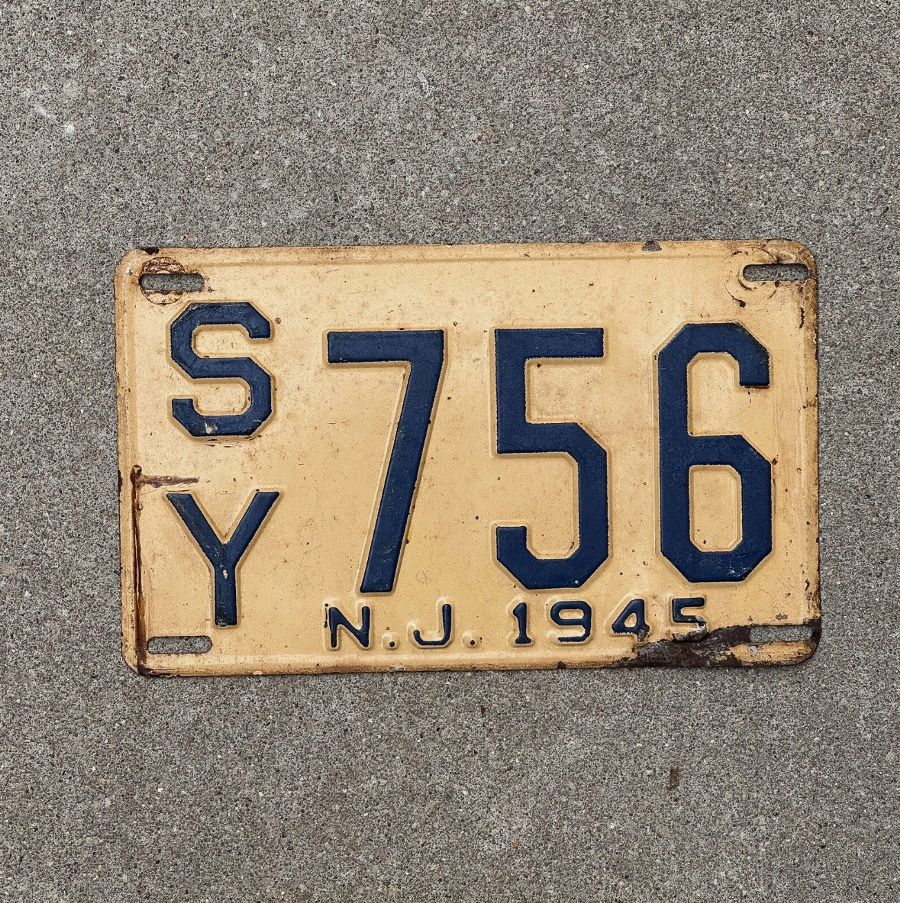 Photo of a 1945 New Jersey License Plate Auto Tag Garage Decor Vintage SY 756