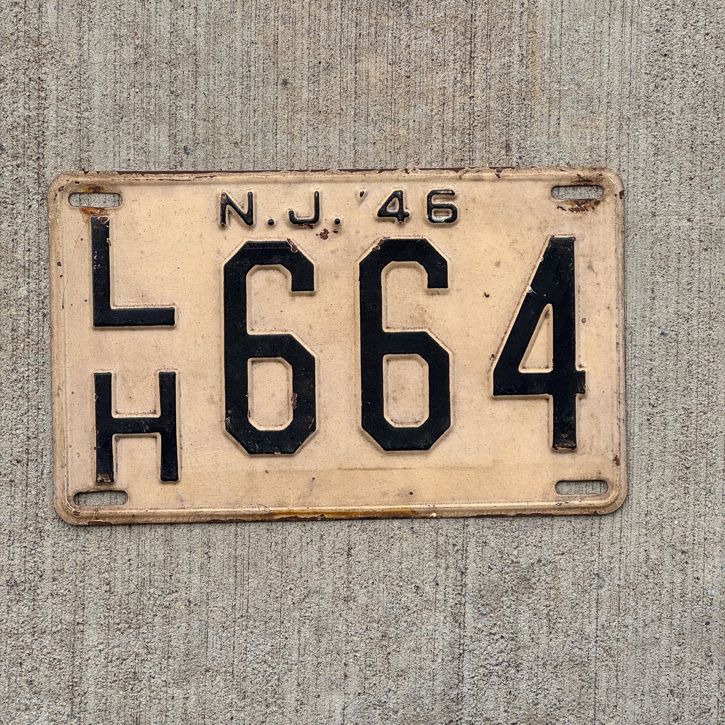 Photo of a 1946 New Jersey License Plate Auto Tag Garage Decor Vintage LH 664