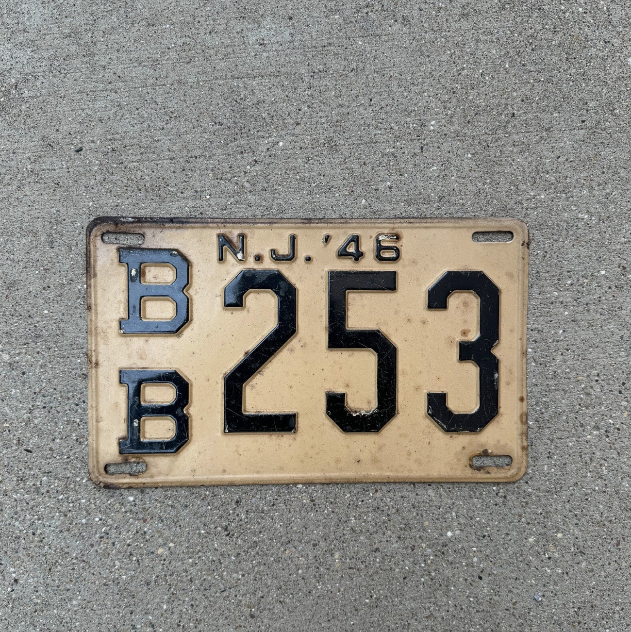 Photo of a 1946 New Jersey License Plate Auto Tag Garage Decor Vintage Shorty BB 253