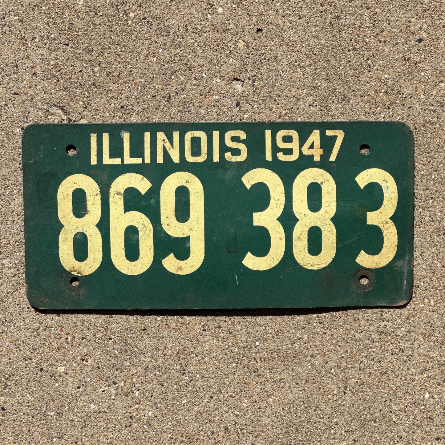 Photo of a 1947 Illinois Fiber Board Soy License Plate Auto Tag Garage Decor Vintage 869 383