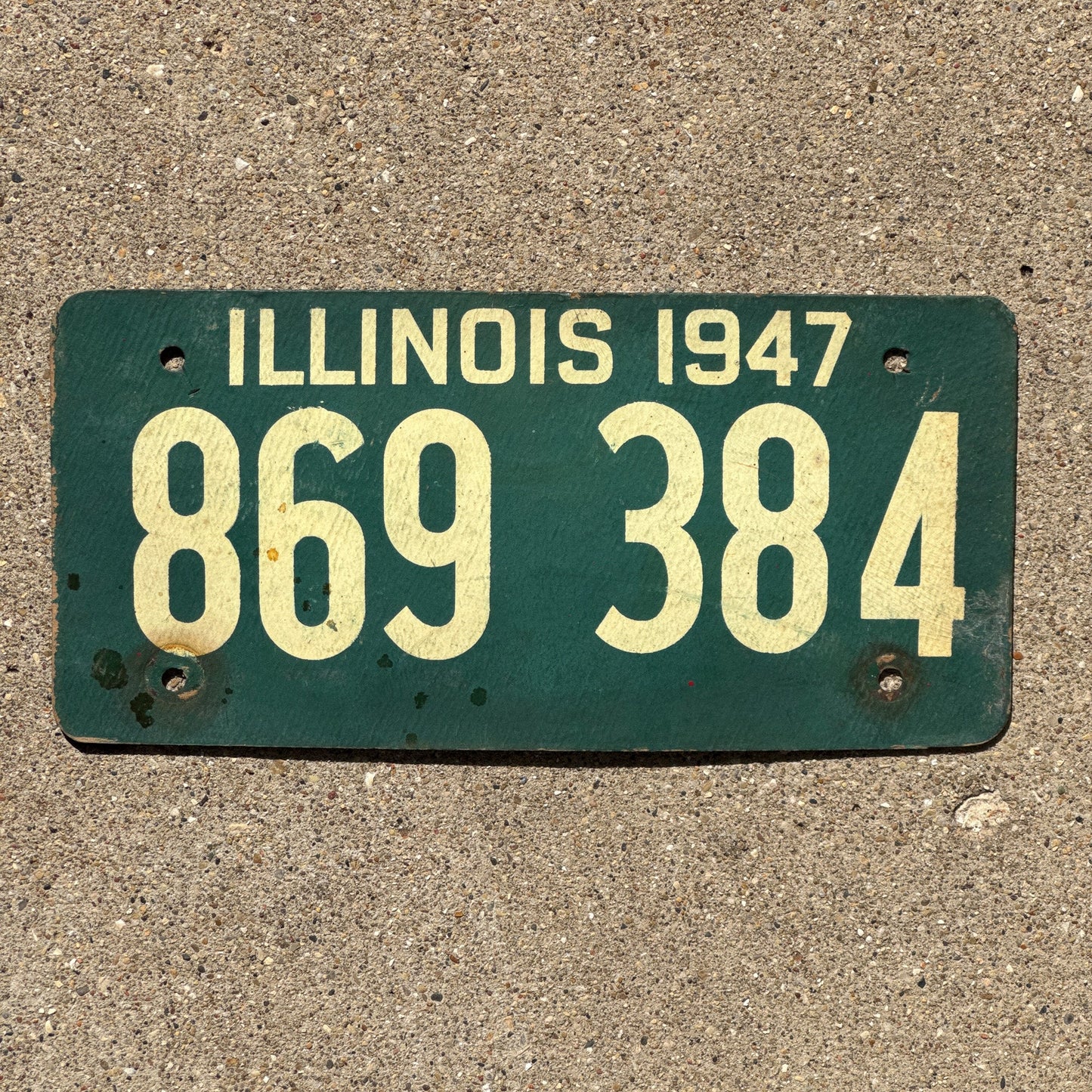 Photo of a 1947 Illinois Fiber Board Soy License Plate Auto Tag Garage Decor Vintage 869 384