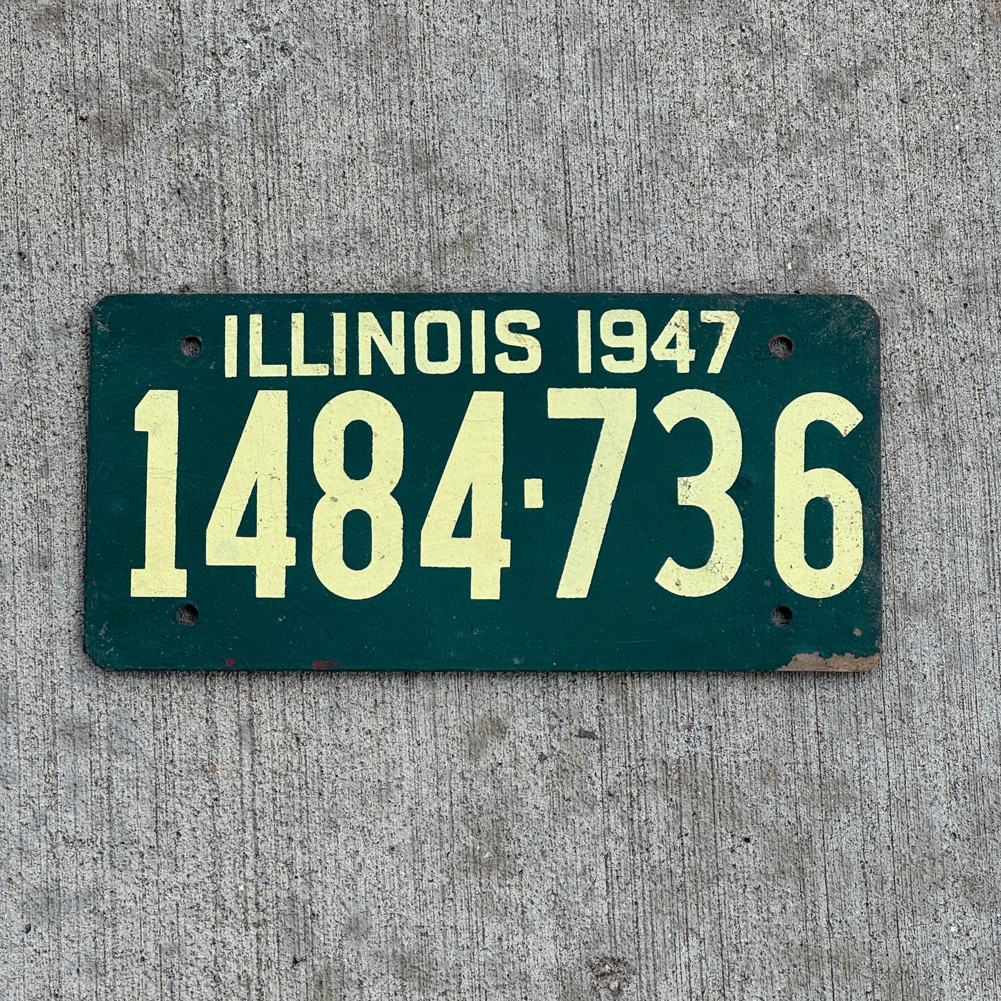 Photo of a 1947 Illinois Fiberboard License Plate Auto Tag Garage Decor Vintage 1 484 736 with original patina