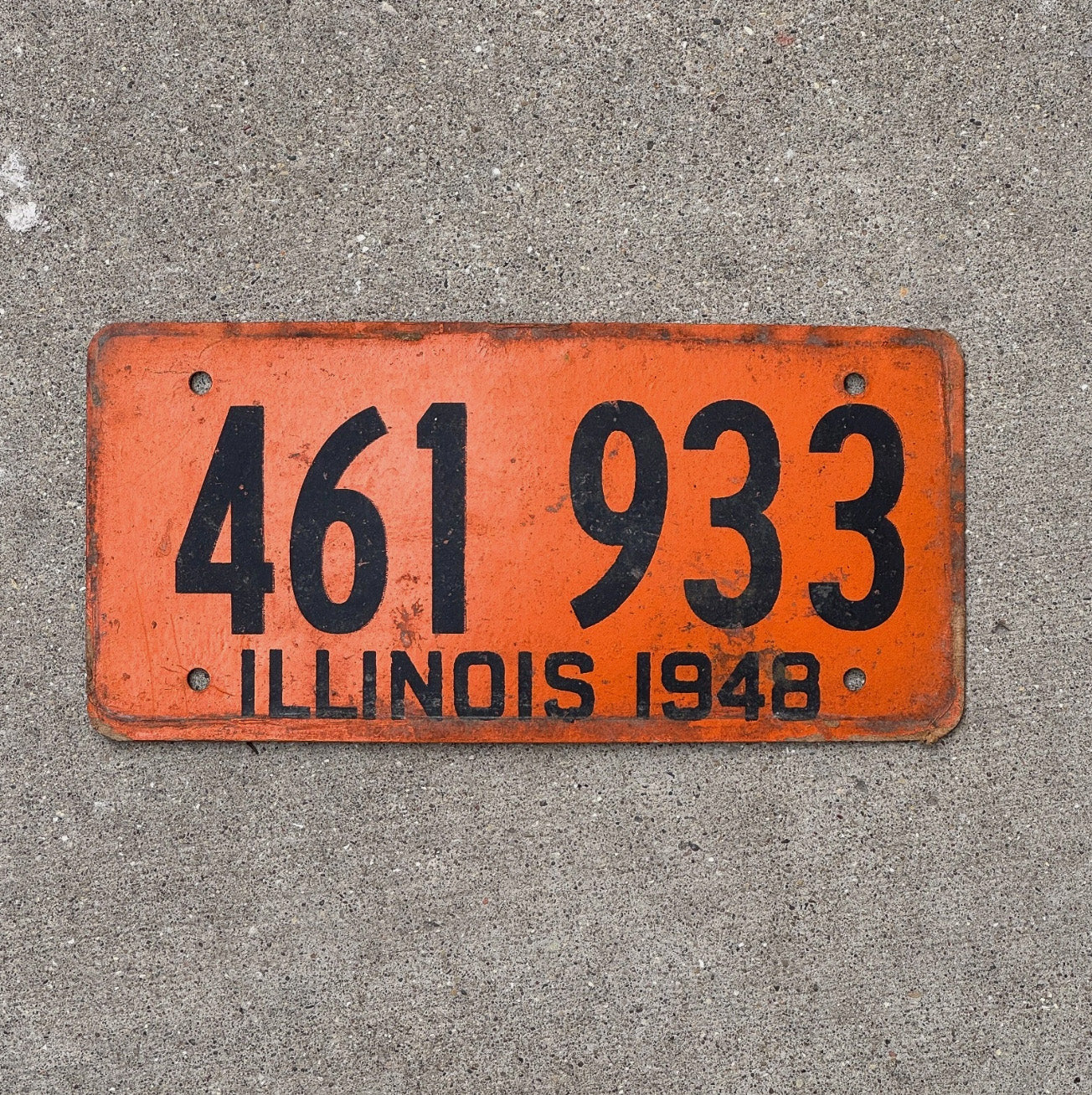 Photo of a 1948 Illinois Fiber board License Plate Auto Tag Garage Decor Vintage 461 933