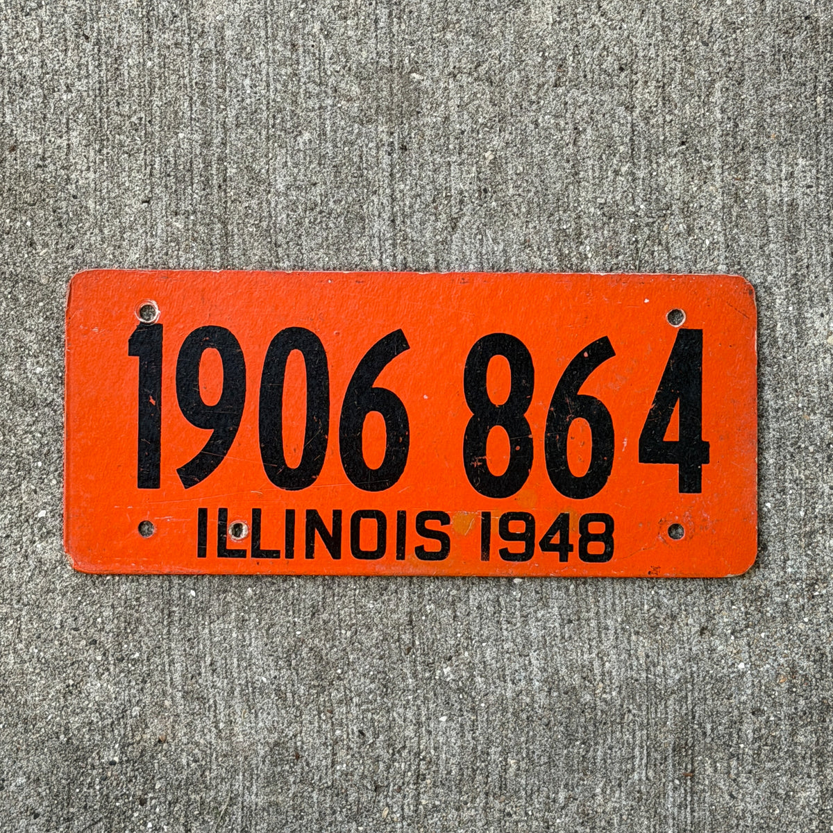 Photo of a 1948 Illinois Fiberboard License Plate Auto Tag Garage Decor Vintage 1 906 864 with original patina