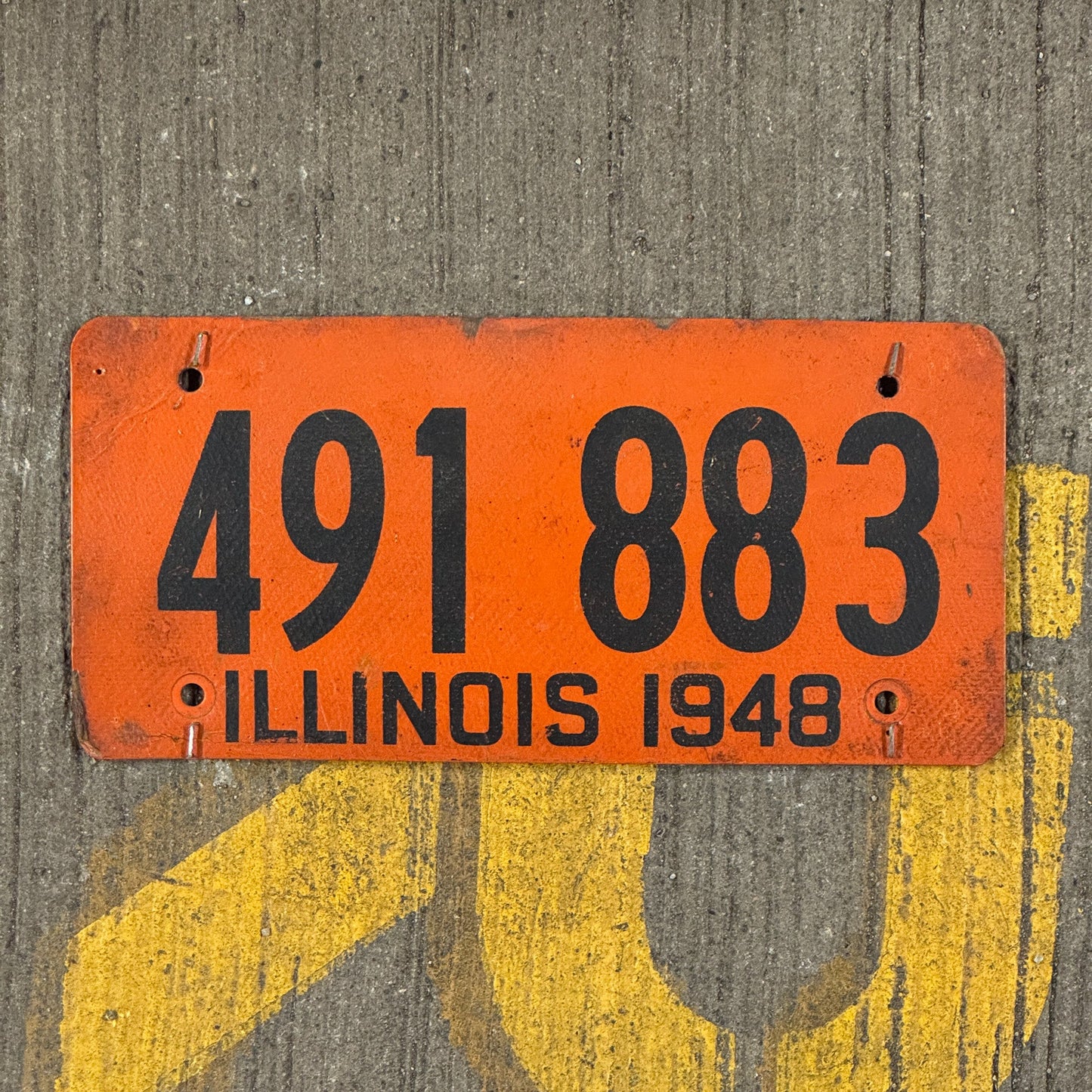 Photo of a 1948 Illinois Fiberboard Soy License Plate Auto Tag Garage Decor Vintage 491 883