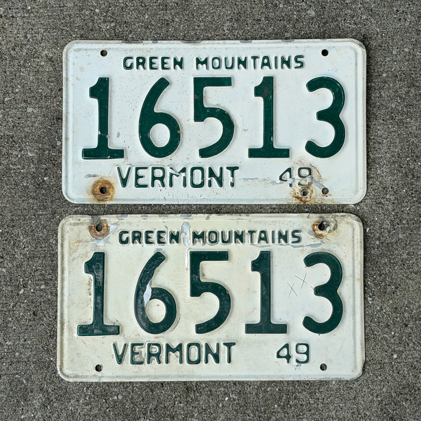 Photo of a 1949 Vermont License Plate Pair Auto Tag Garage Decor Vintage 16513 with original patina