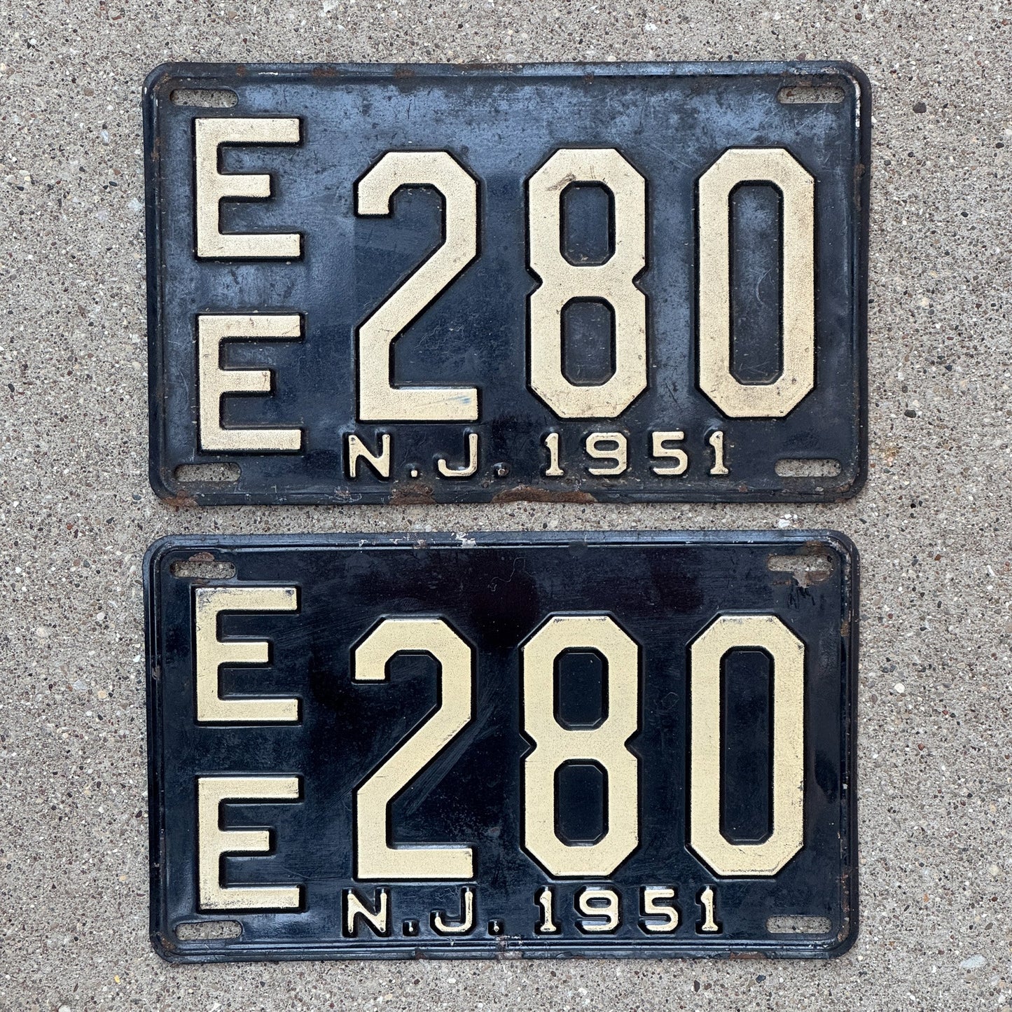 Photo of a 1951 New Jersey License Plate Pair Auto Tag Garage Decor Vintage EE 280