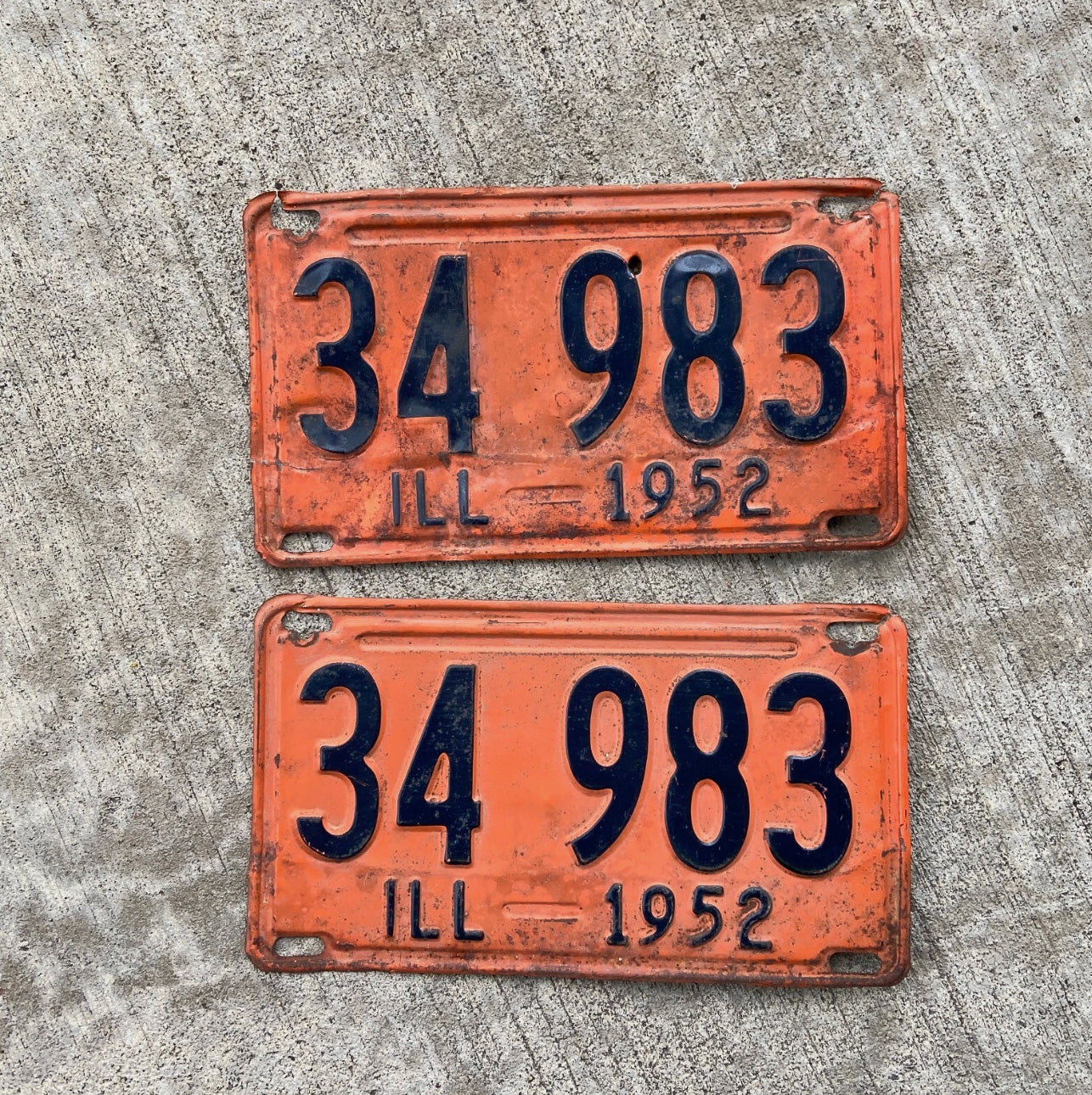 Photo of a 1952 Illinois License Plate Pair Auto Tag Garage Decor Vintage 34983 with original patina