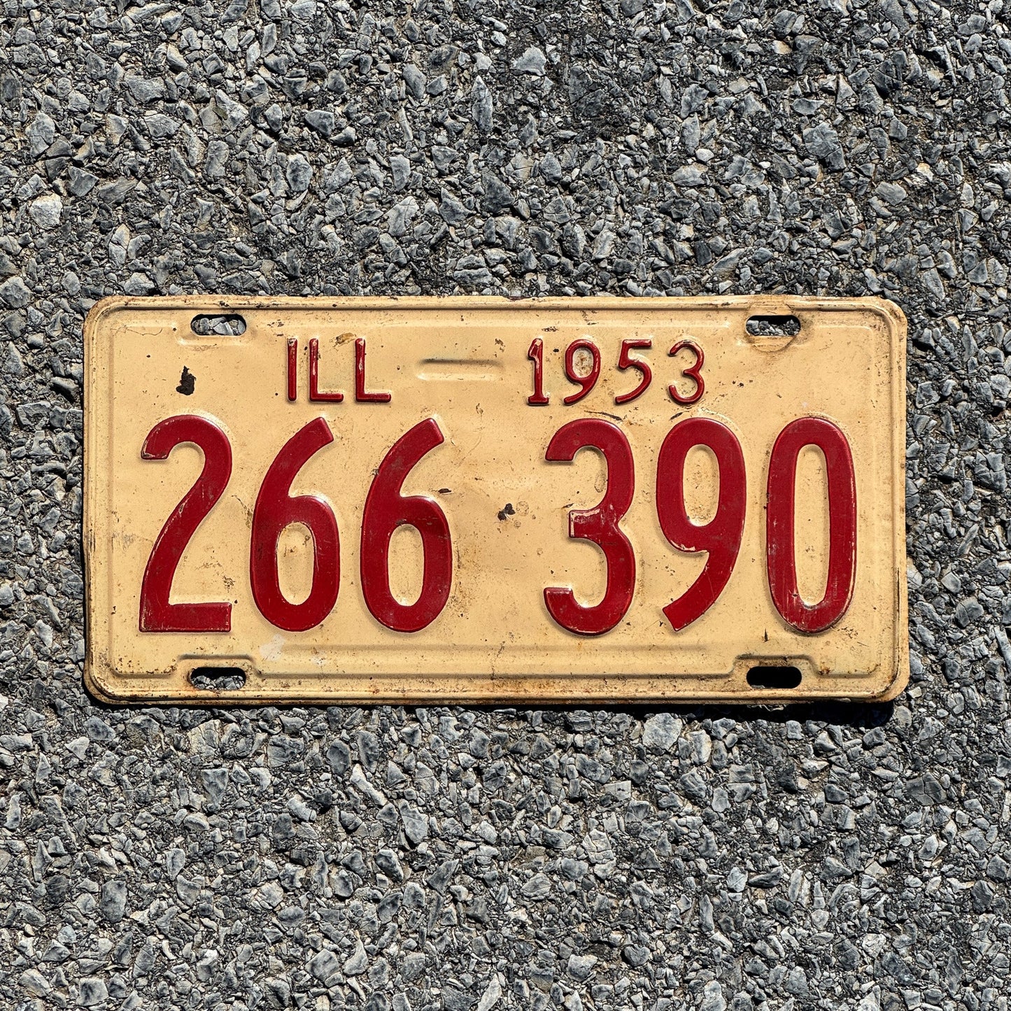 Photo of a 1953 Illinois License Plate Auto Tag Garage Decor Vintage 266390