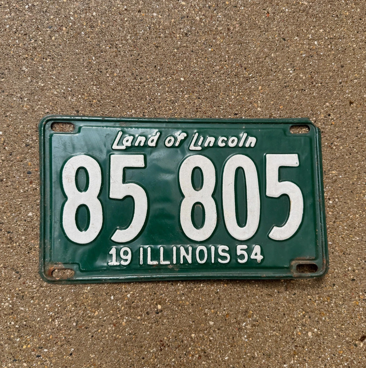 Photo of a 1954 Illinois License Plate Auto Tag Garage Decor Vintage 85 805