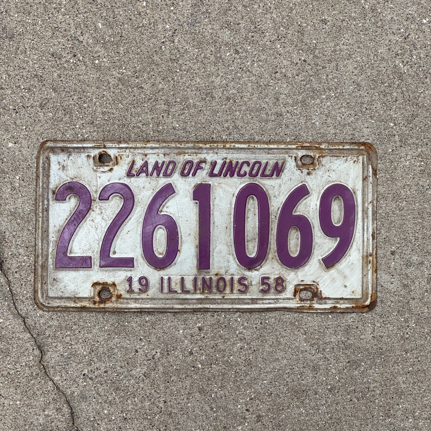 Photo of a 1958 Illinois License Plate Auto Tag Garage Decor Vintage 2 261 069 with original patina