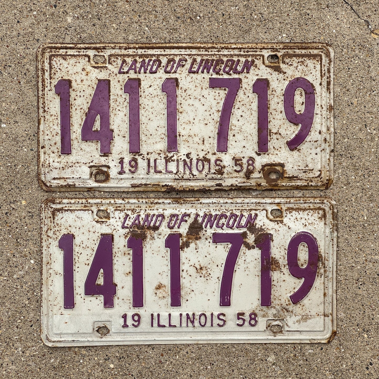 Photo of a 1958 Illinois License Plate PAIR Auto Tag Garage Decor Vintage 1411 719