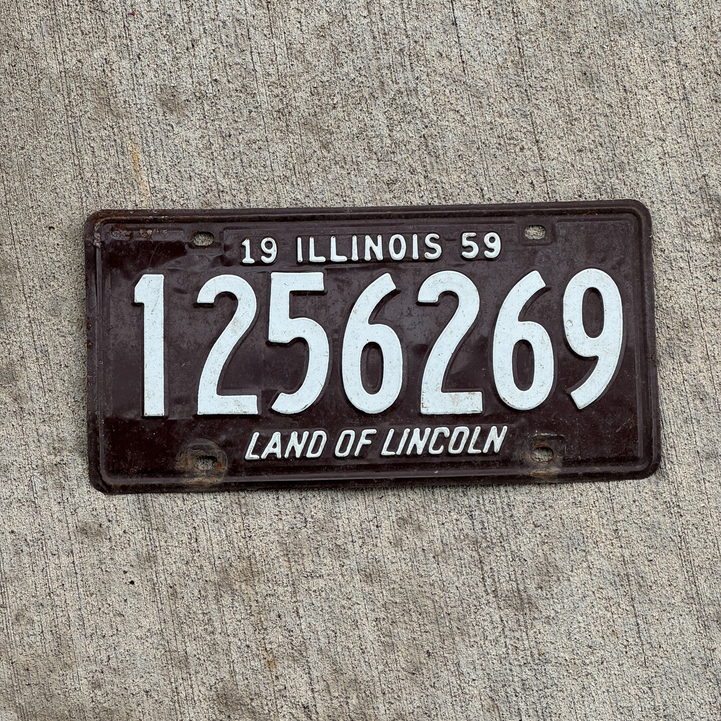 Photo of a 1959 Illinois License Plate Auto Tag Garage Decor Vintage 1 256 269 with original patina