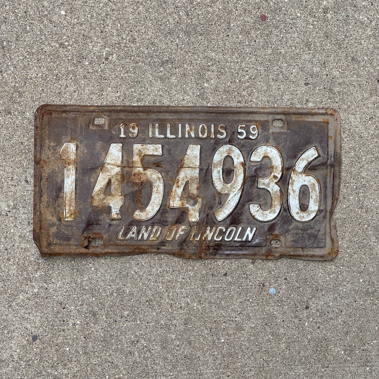 Photo of a 1959 Illinois License Plate Auto Tag Garage Decor Vintage 1 454 936 with original patina