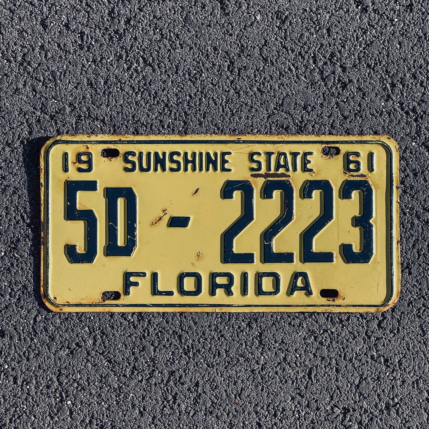 Photo of a 1961 Florida License Plate Auto Tag Garage Decor Vintage 222 Repeat Repeating 5D 2223