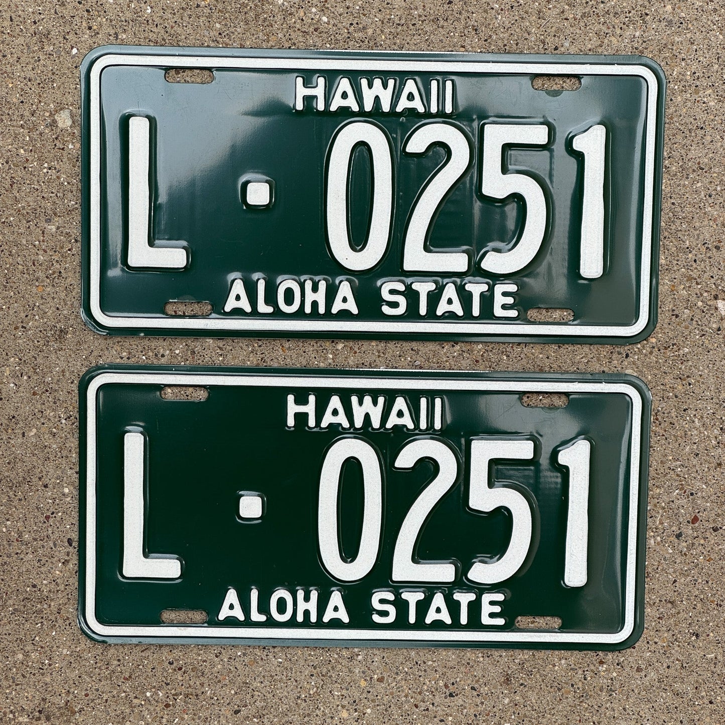 Photo of a 1961 Hawaii License Plate Pair Auto Tag Garage Decor Vintage Maui County L 0251