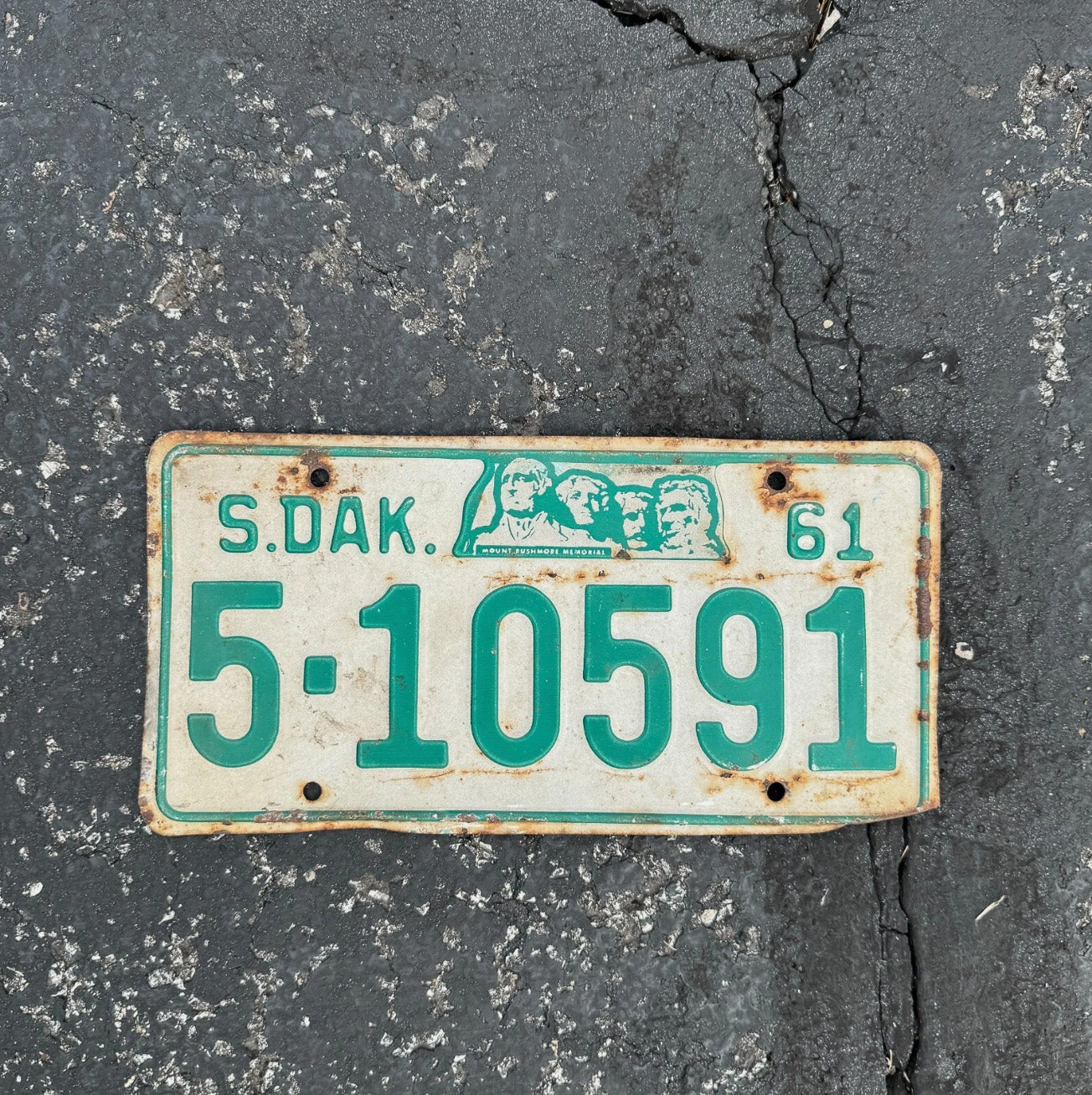 Photo of a 1961 South Dakota License Plate Auto Tag Garage Decor Vintage Rushmore County 5 10591