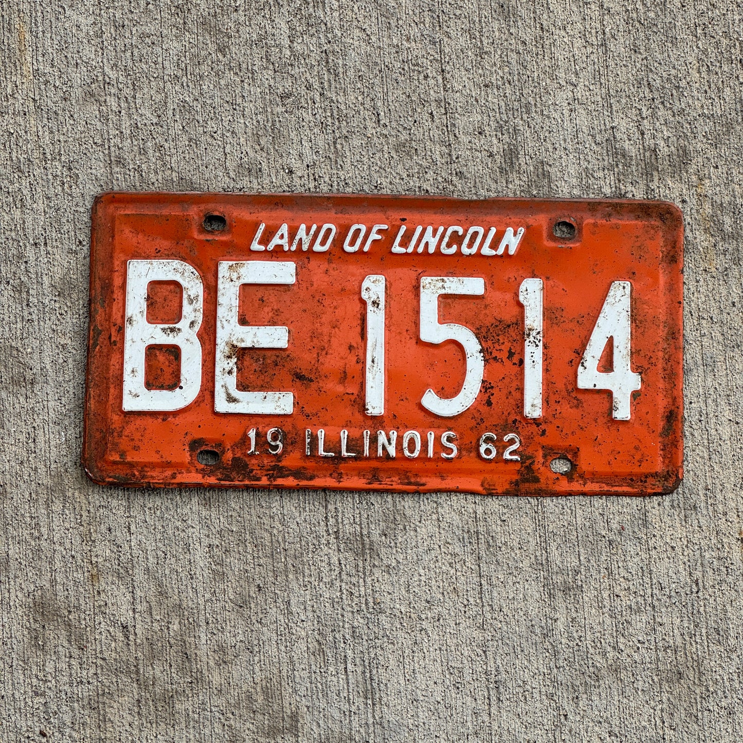 Photo of a 1962 Illinois License Plate Auto Tag Garage Decor Vintage BE 1514 with original patina