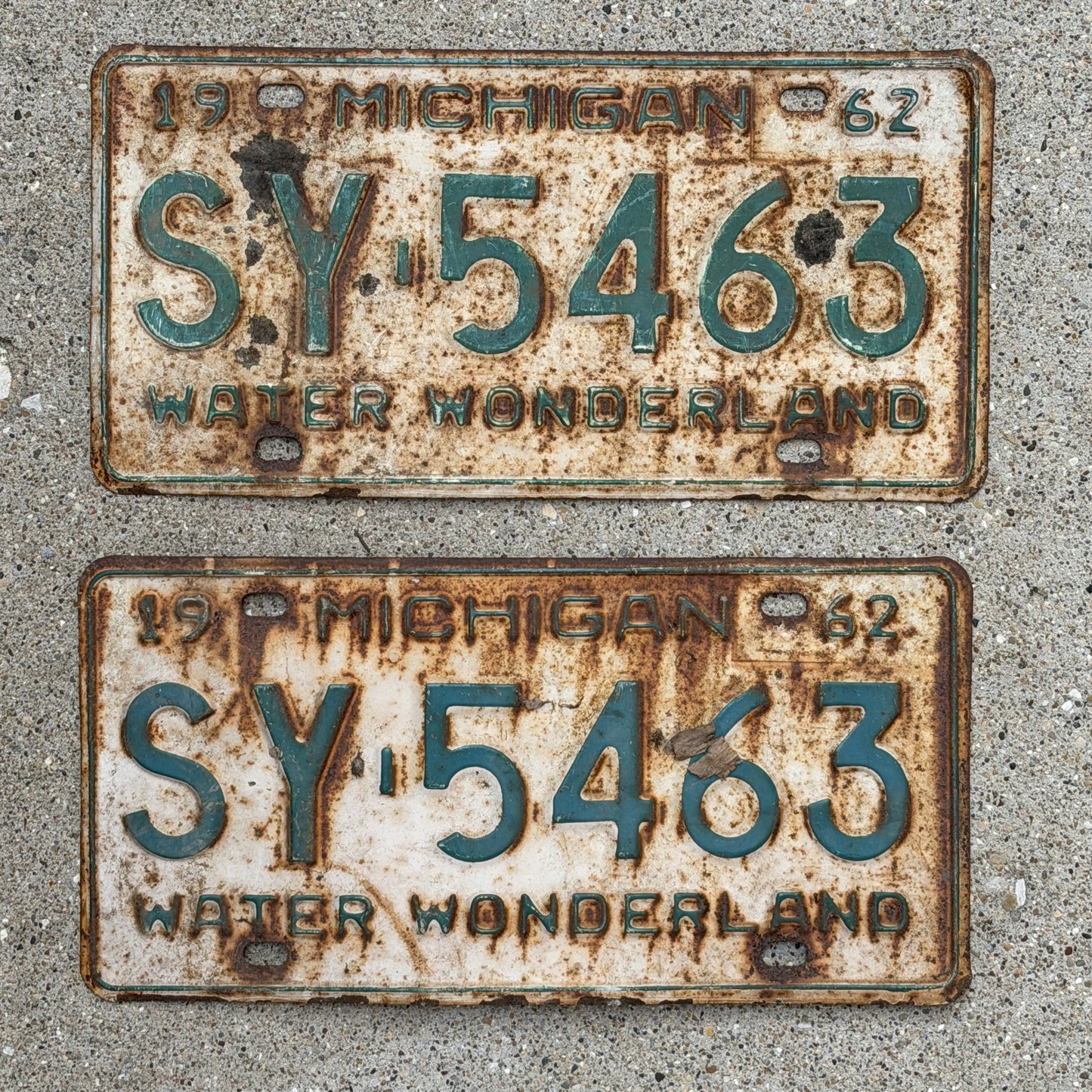 Photo of a 1962 Michigan License Plate Pair Auto Tag Garage Decor Vintage SY 5463 with original patina