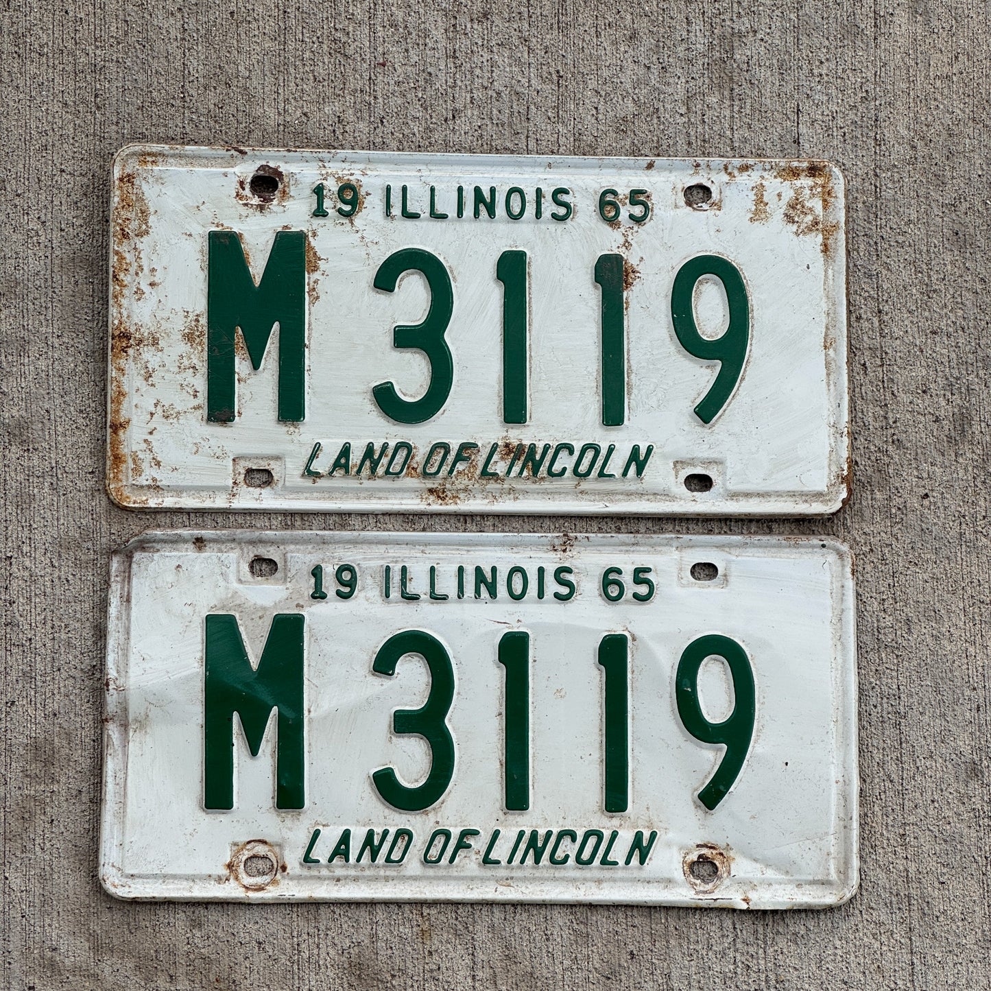 Photo of a 1965 Illinois Municipal License Plate Pair Auto Tag Garage Decor Vintage M 3119 with original patina